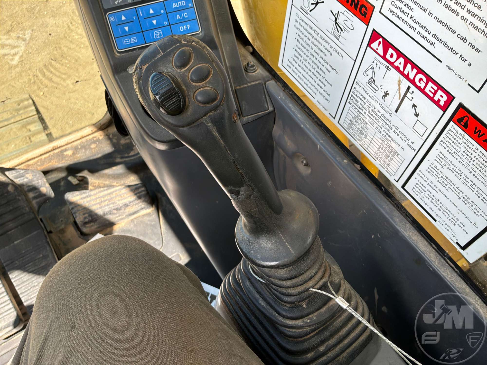 2019 Komatsu PC210LC-11