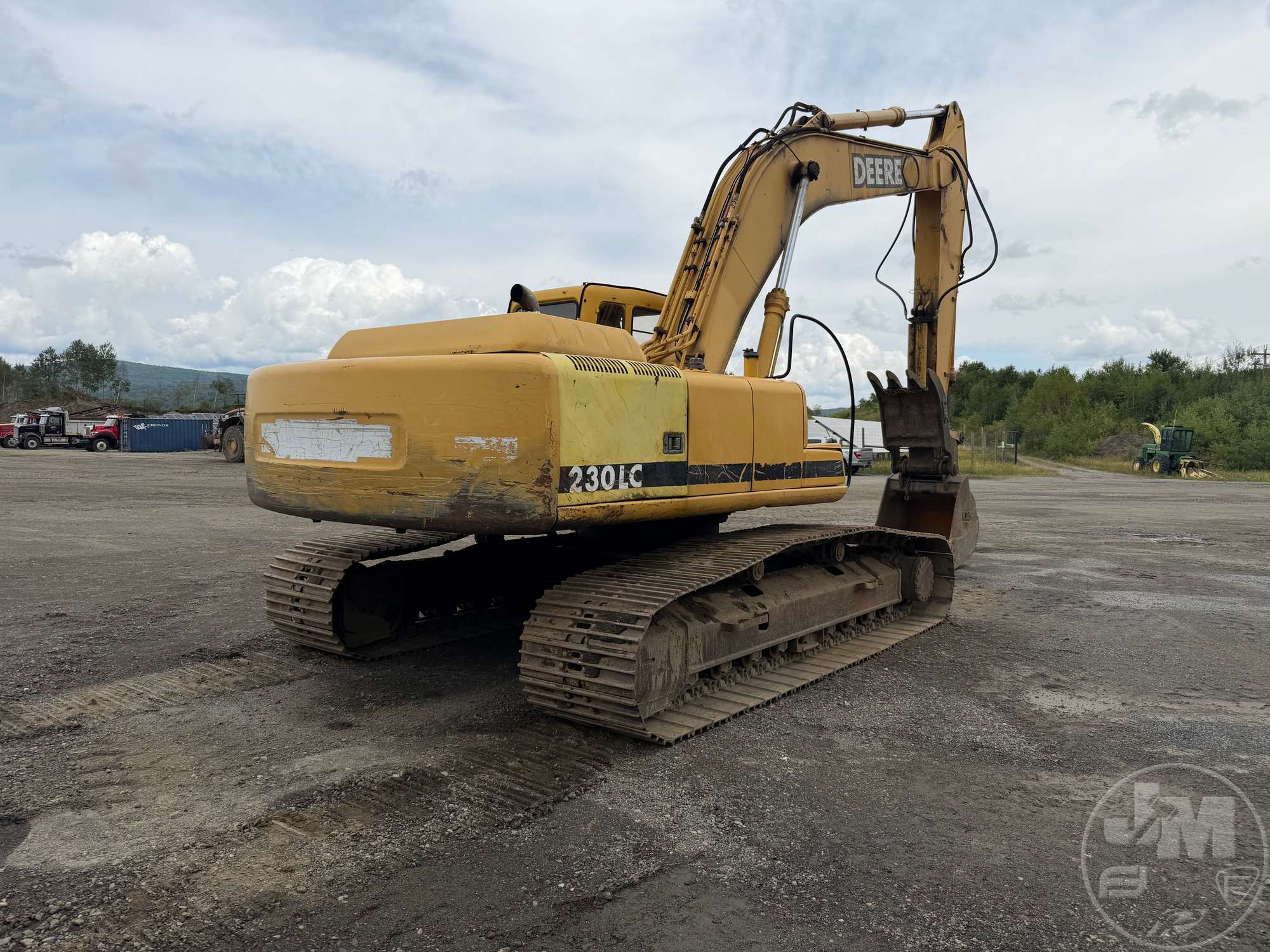 2001 John Deere 230 LC