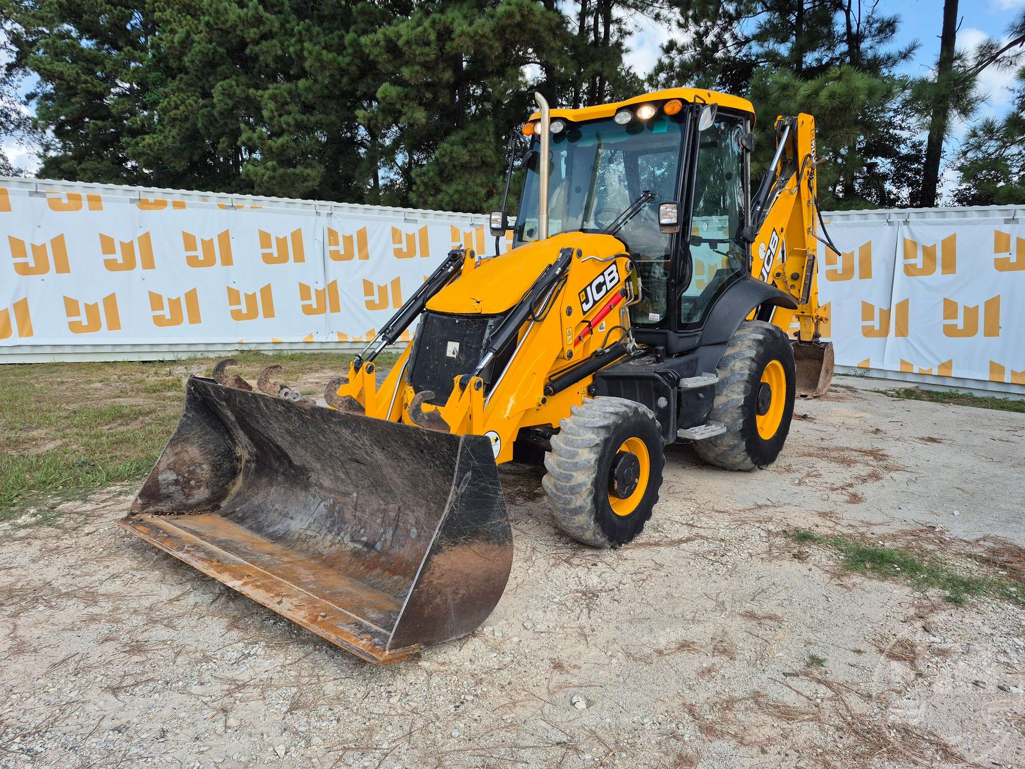 Photo of 2023 JCB 3CX-15 Super