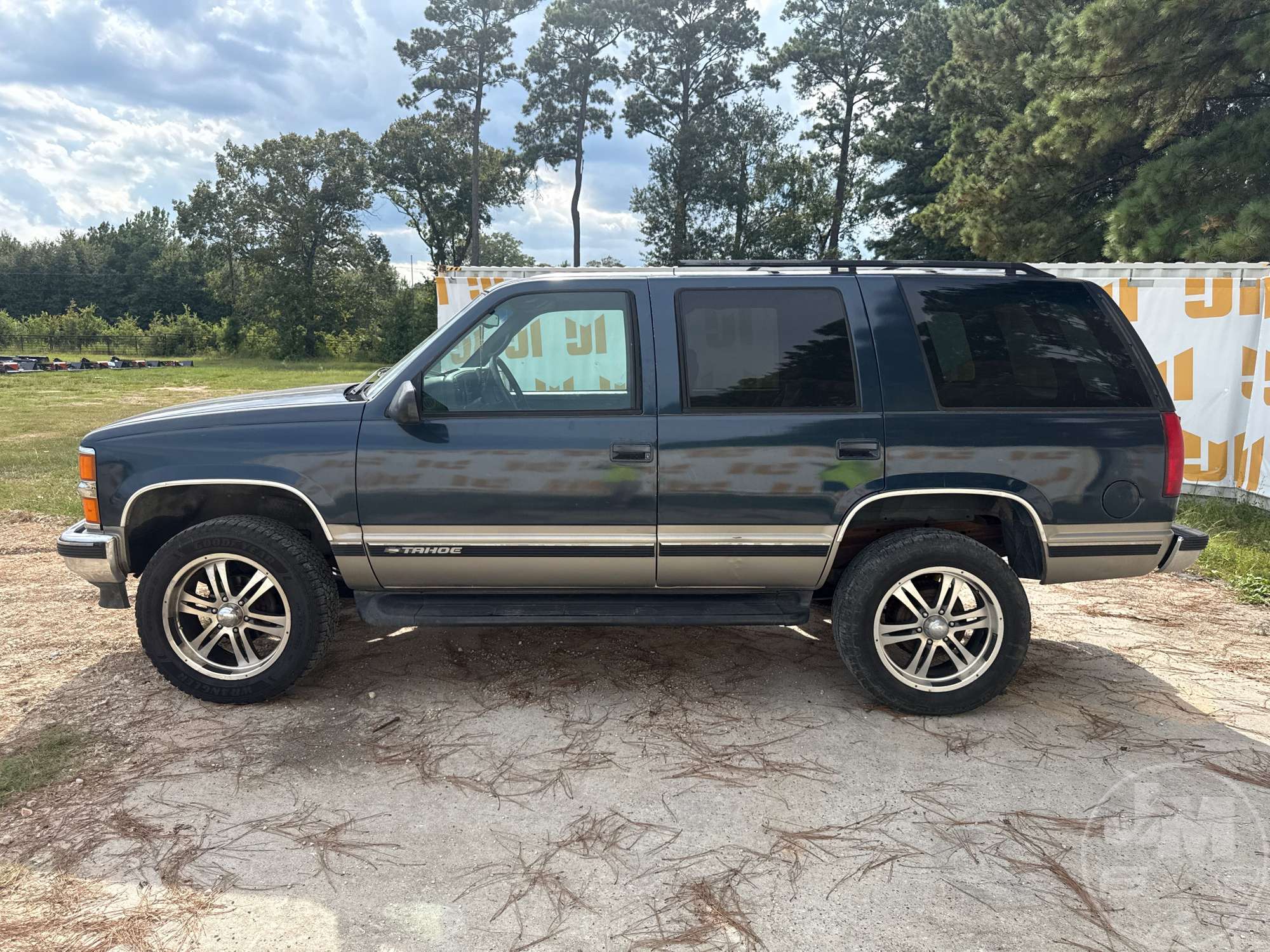 1999 Chevrolet TAHOE