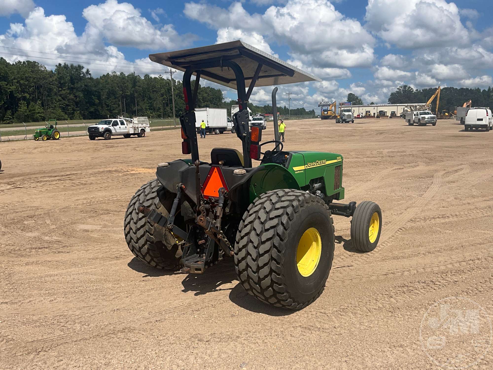 0 John Deere 5105