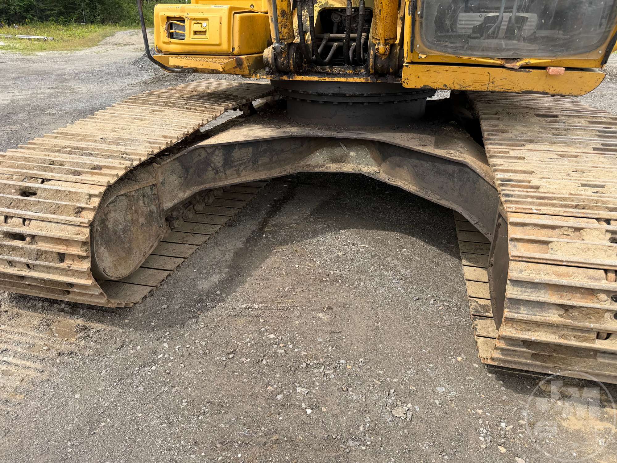 2001 John Deere 230 LC