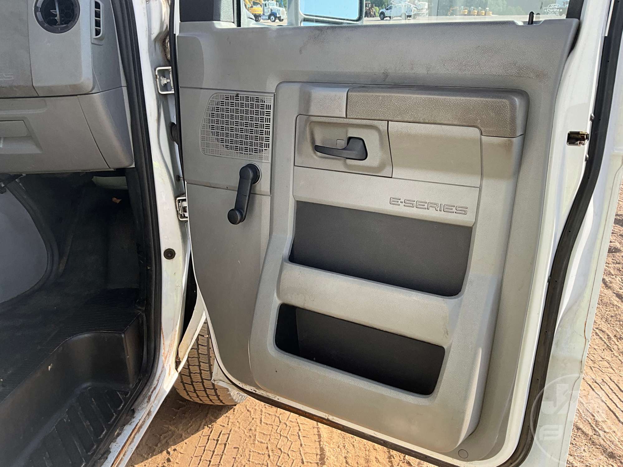 2015 Ford E-350