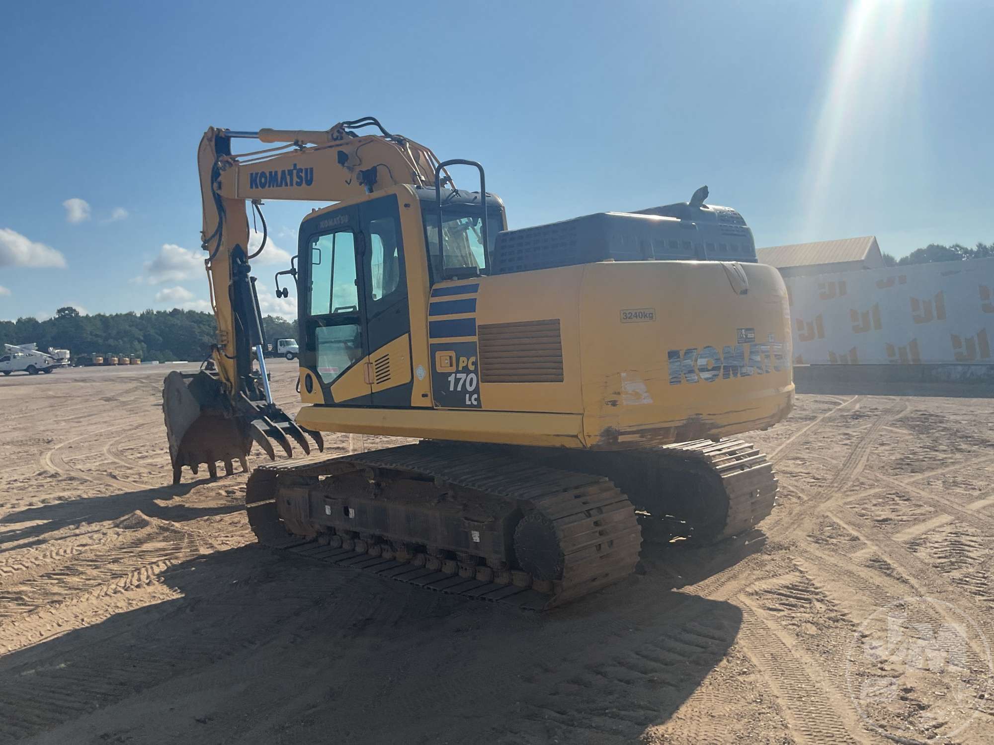 2017 Komatsu PC170LC-11