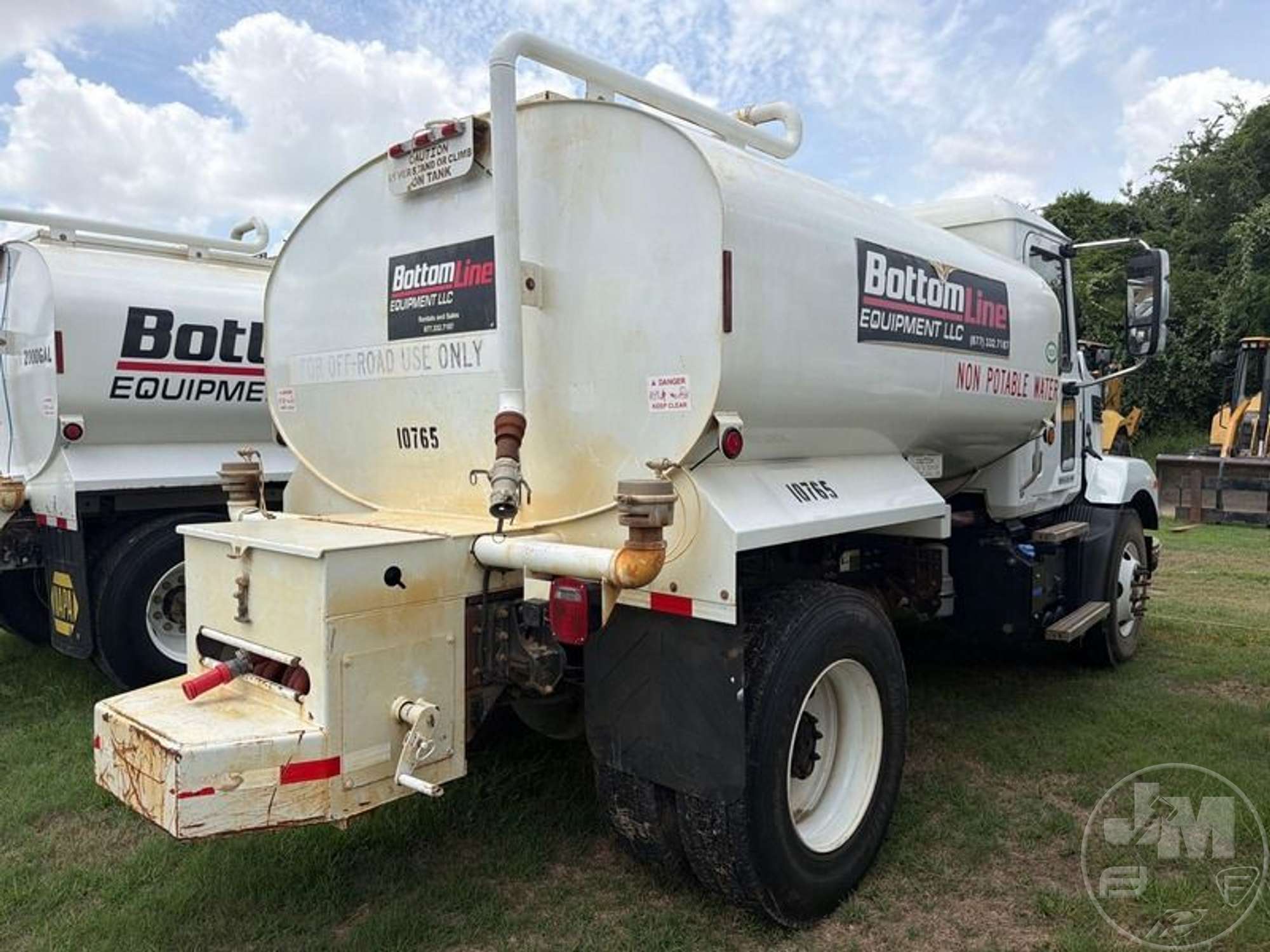 2023 Mack MD642R