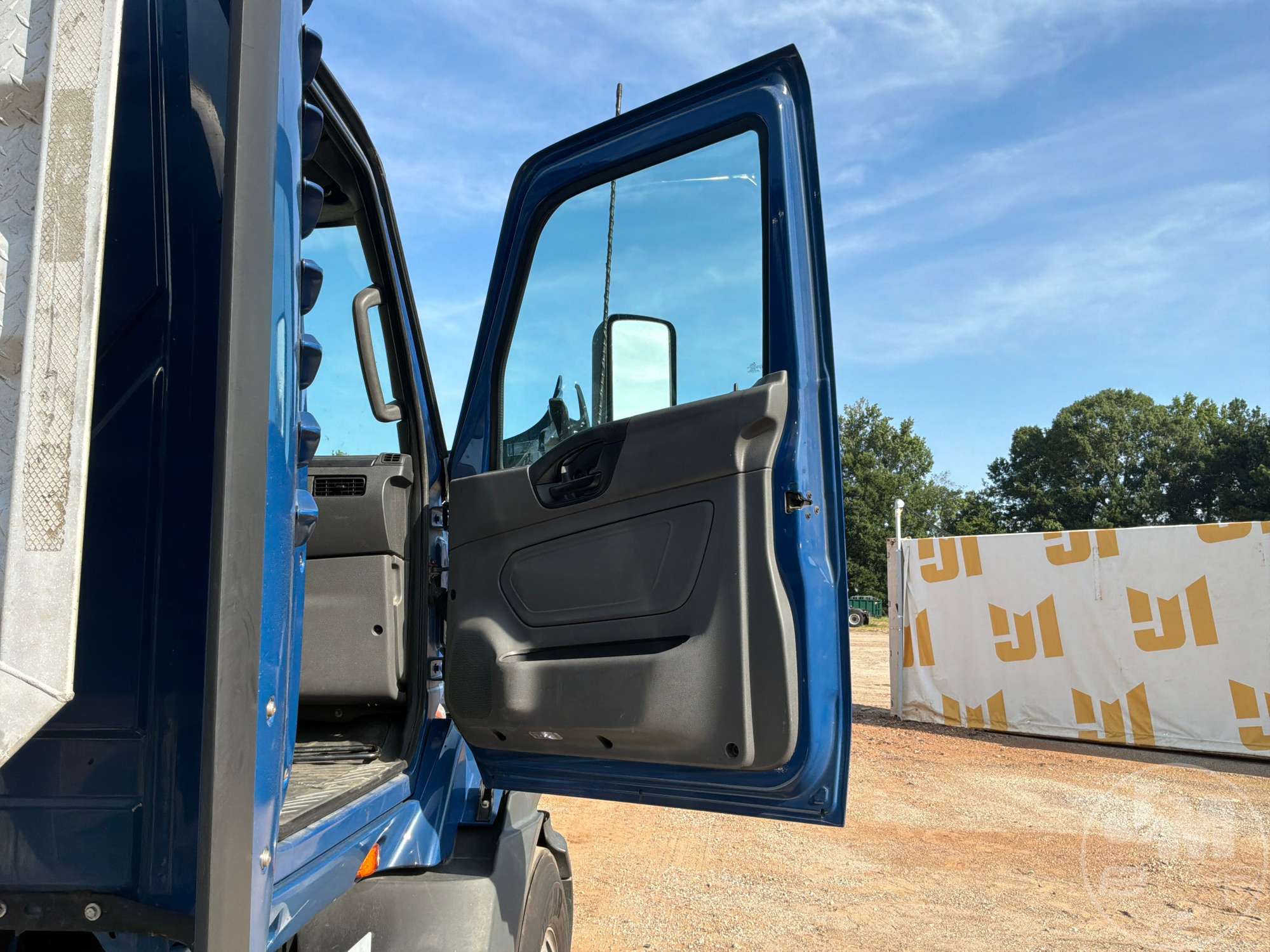 2020 International RH613