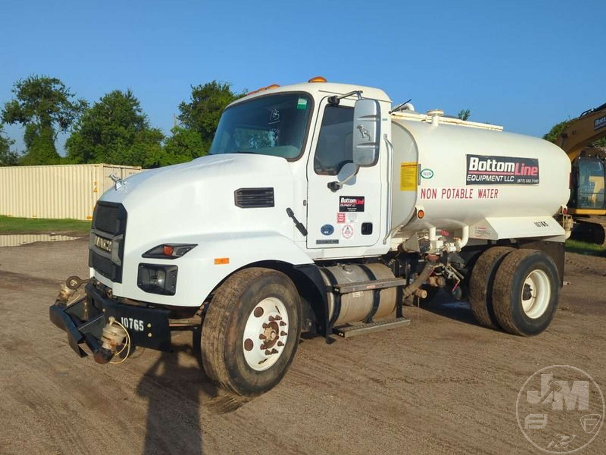 2023 Mack MD642R