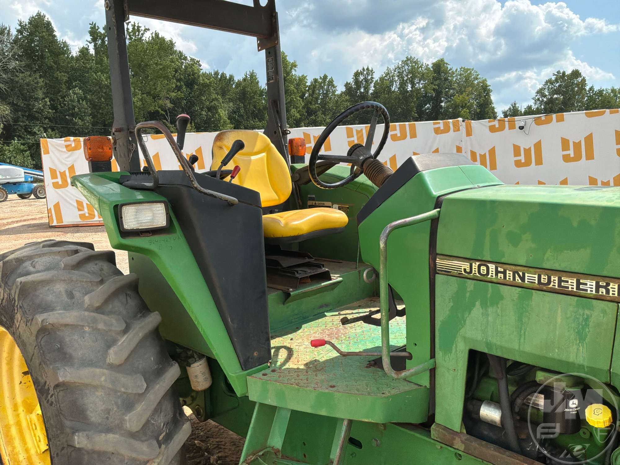 0 John Deere 6200
