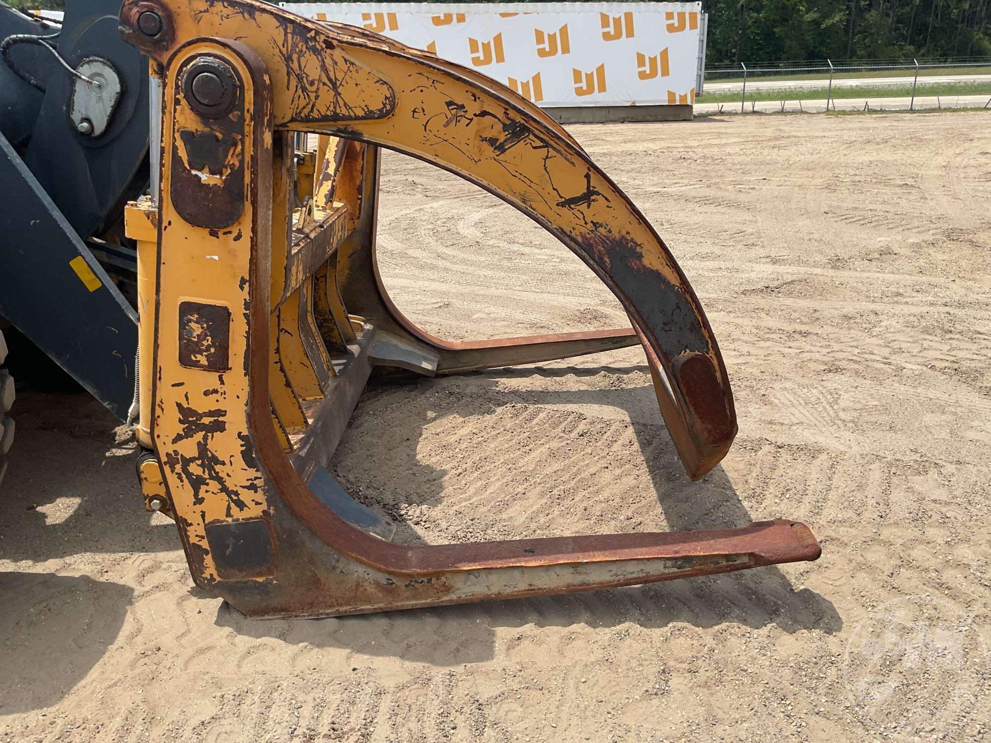 0 John Deere 644L