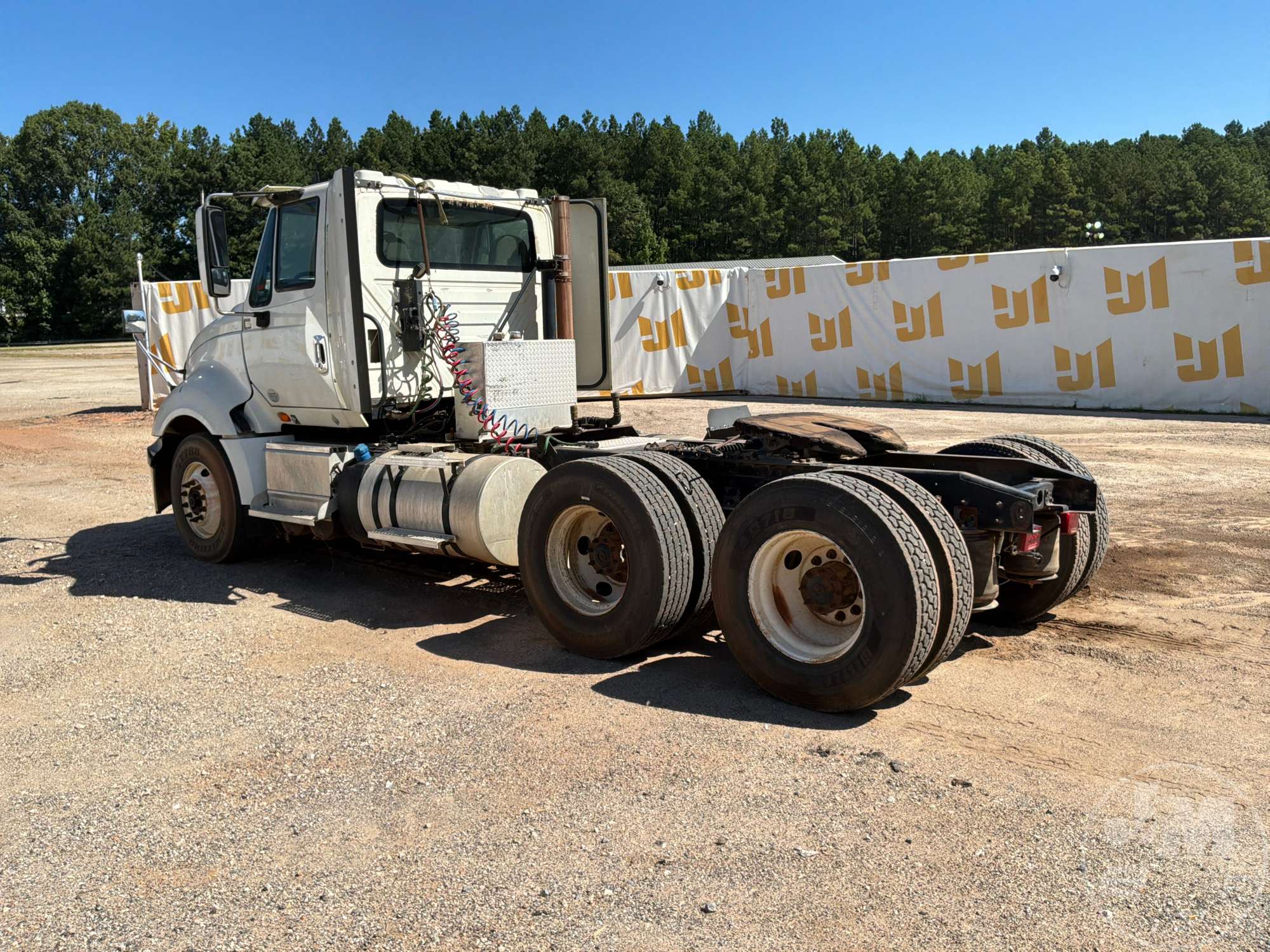 2015 International LF687