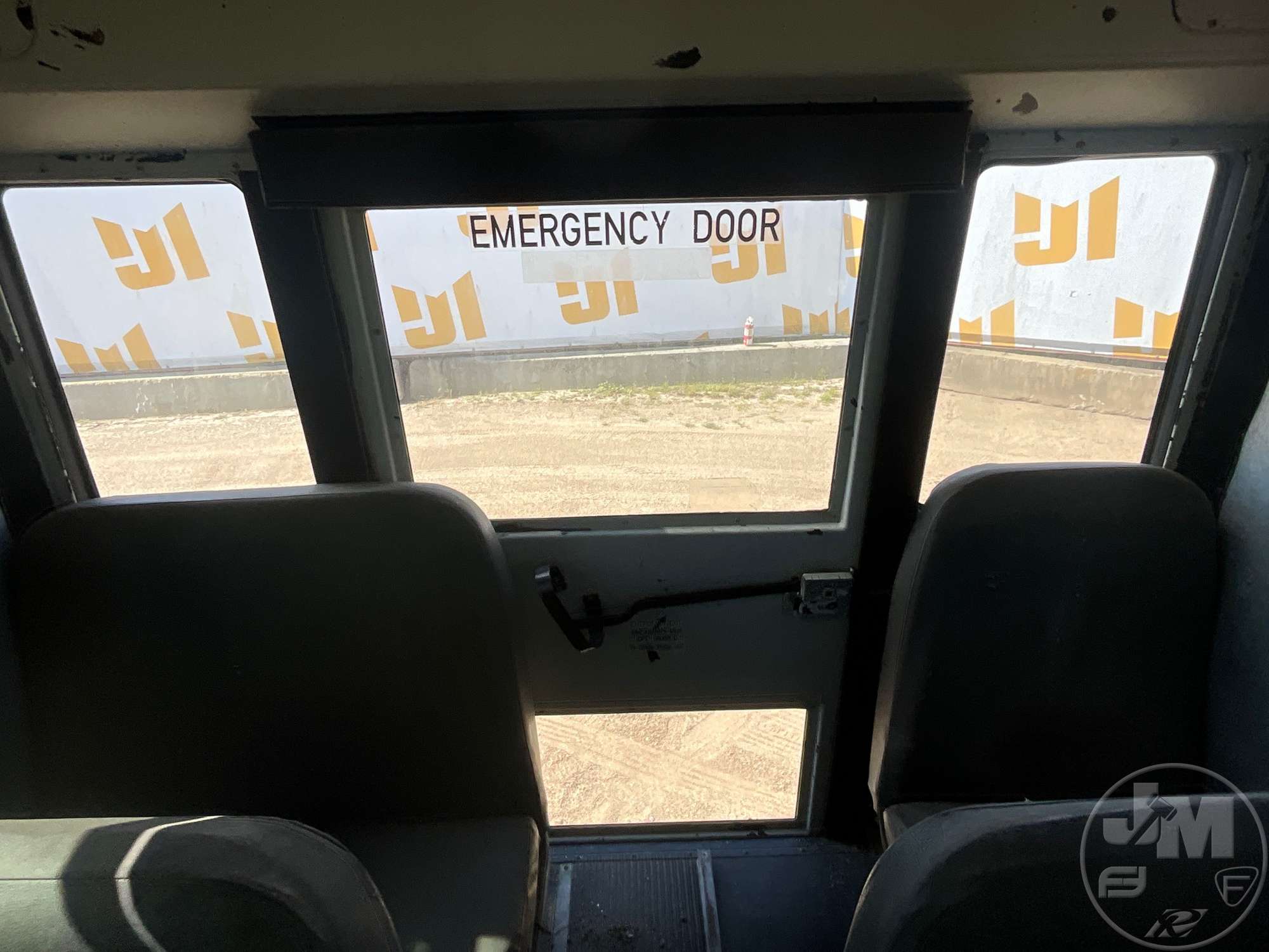 2007 Freightliner B2 BUS CHASSIS