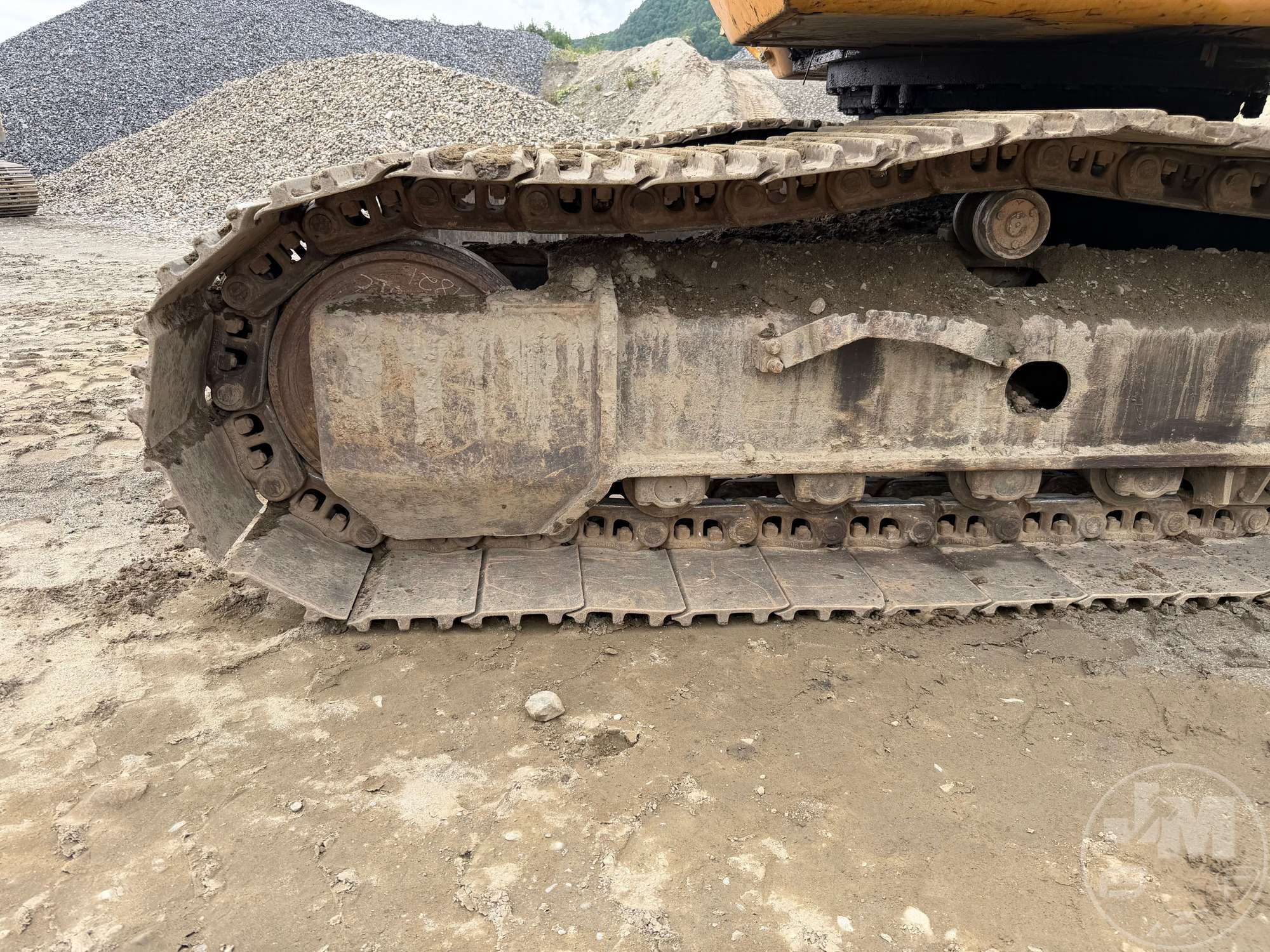 2004 John Deere 270C LC