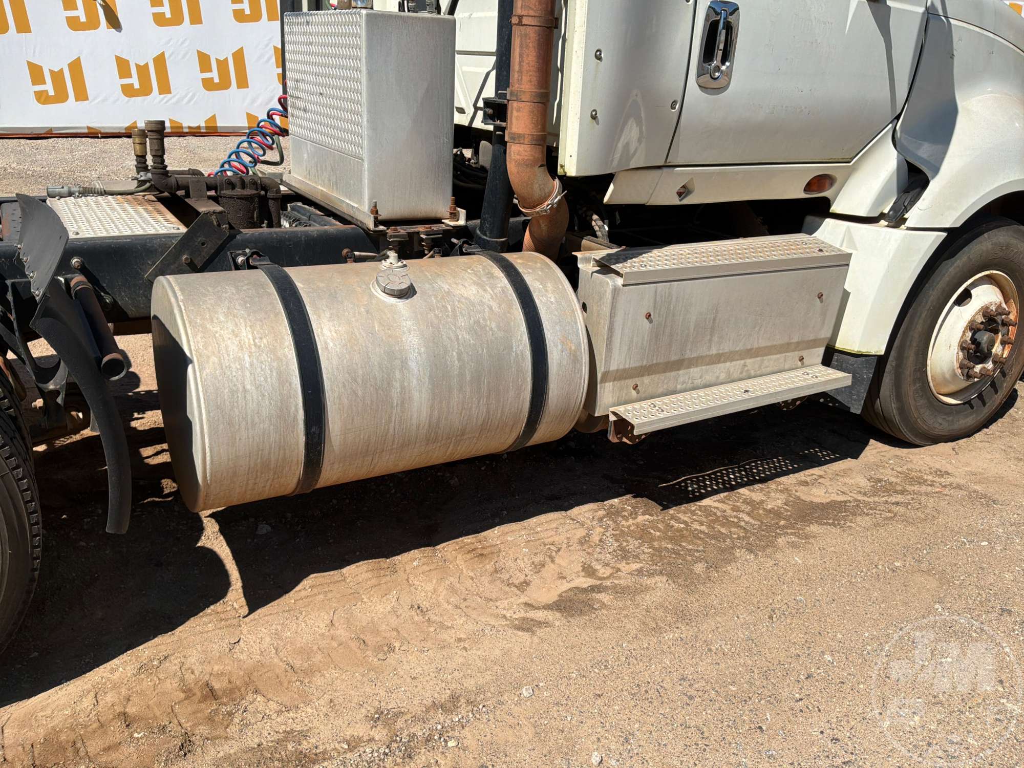 2015 International LF687