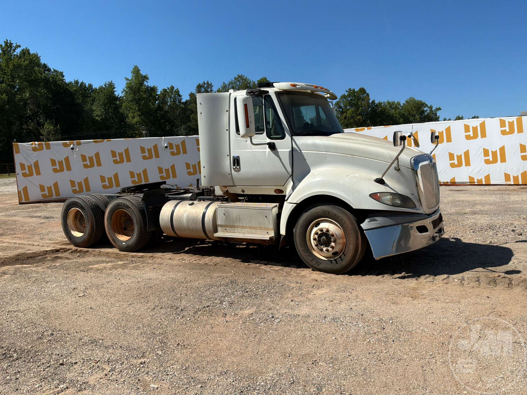 2015 International LF687
