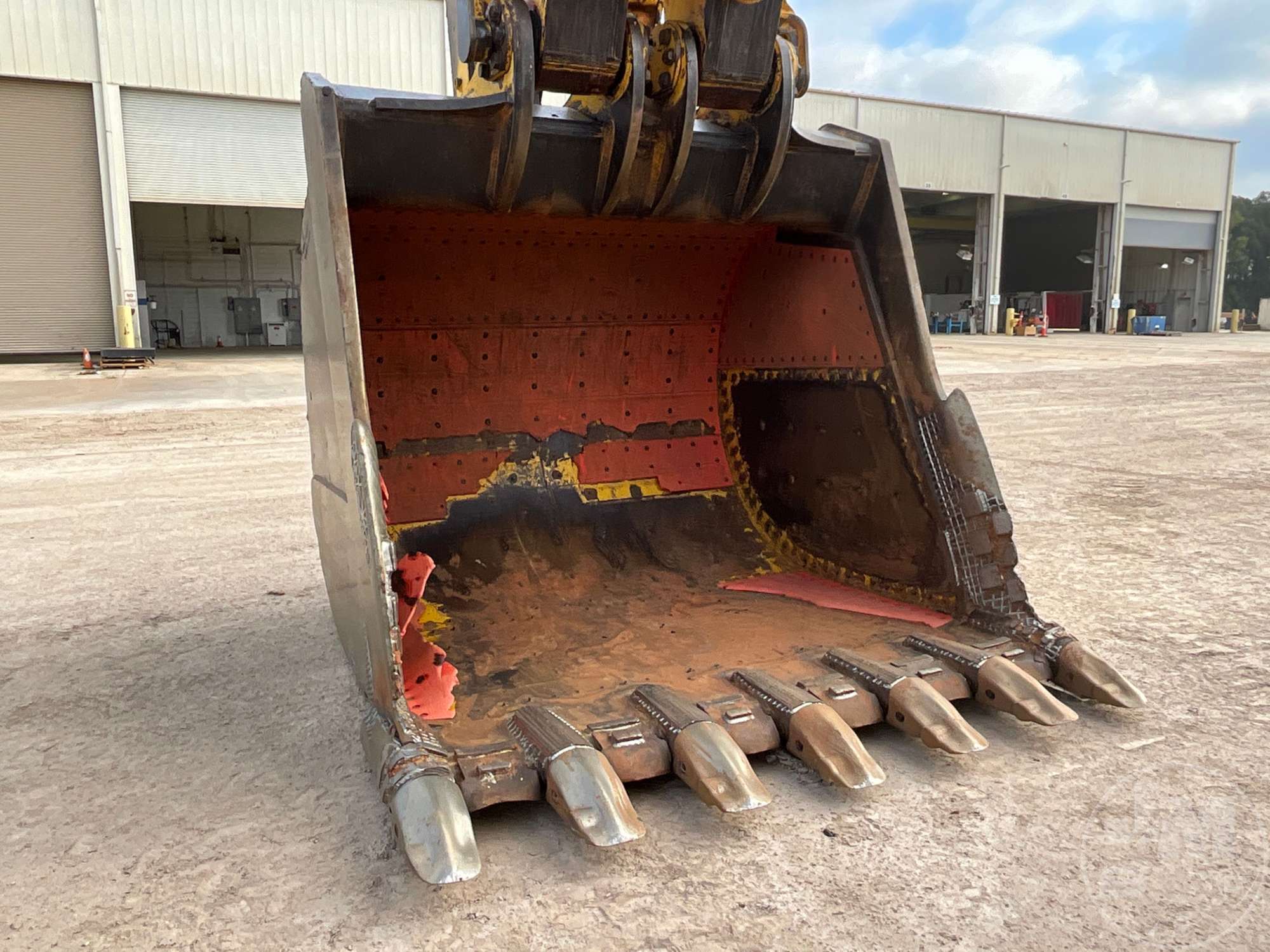 2019 Komatsu PC2000-11