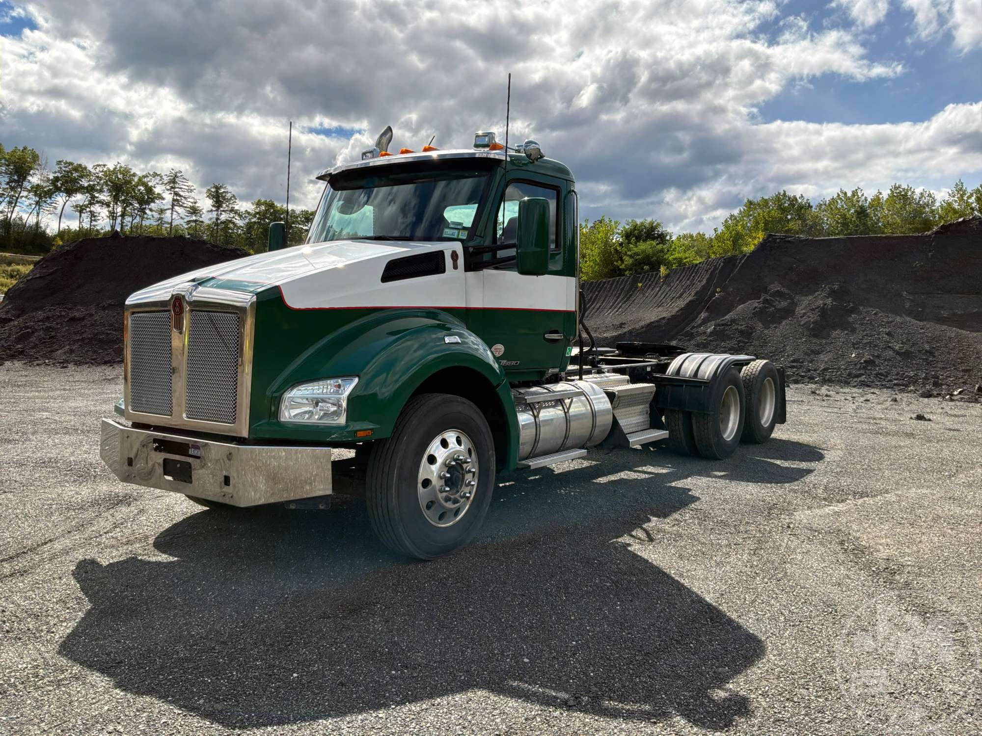 Photo of 2020 Kenworth T880