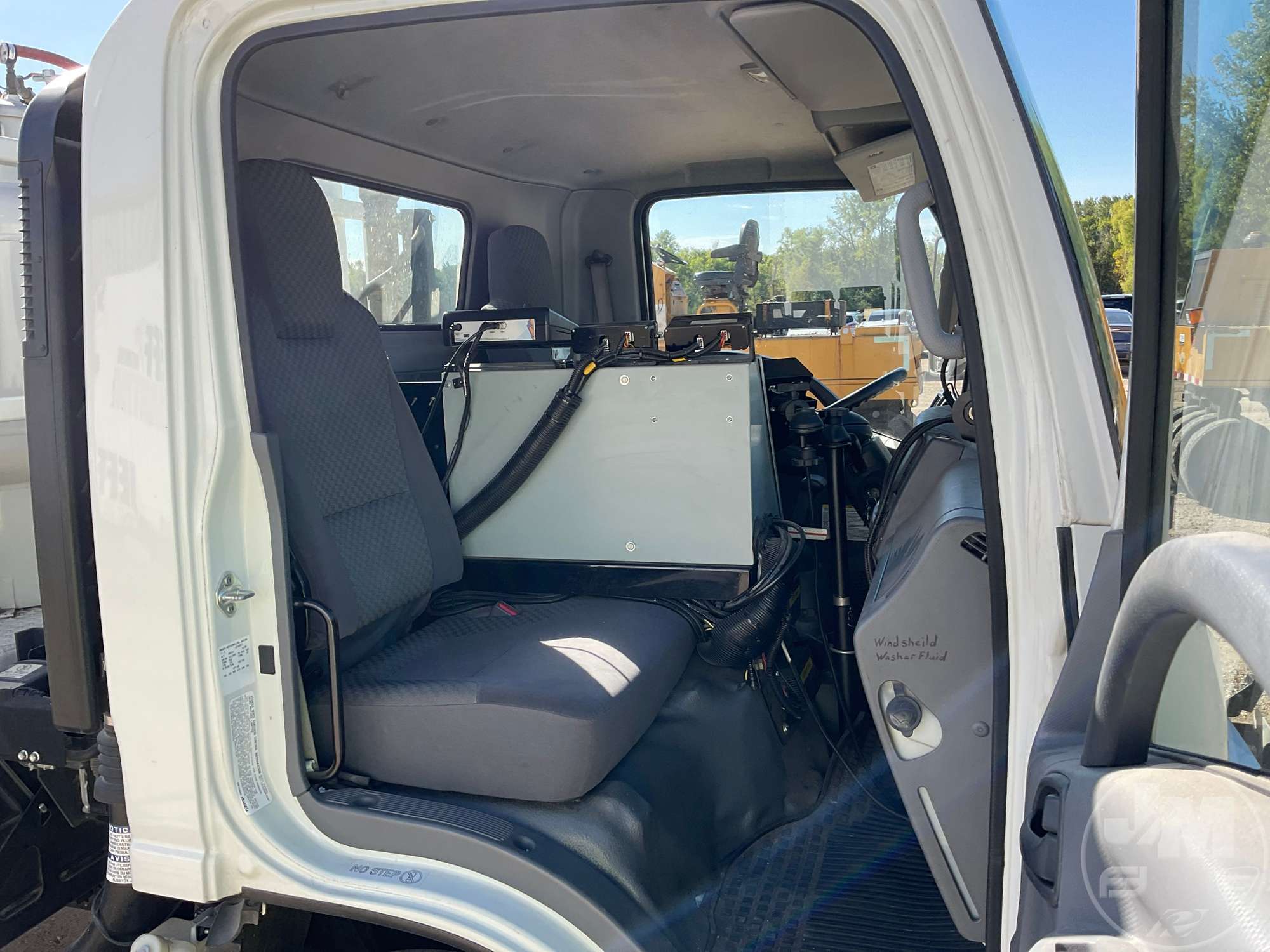 2012 Isuzu NRR