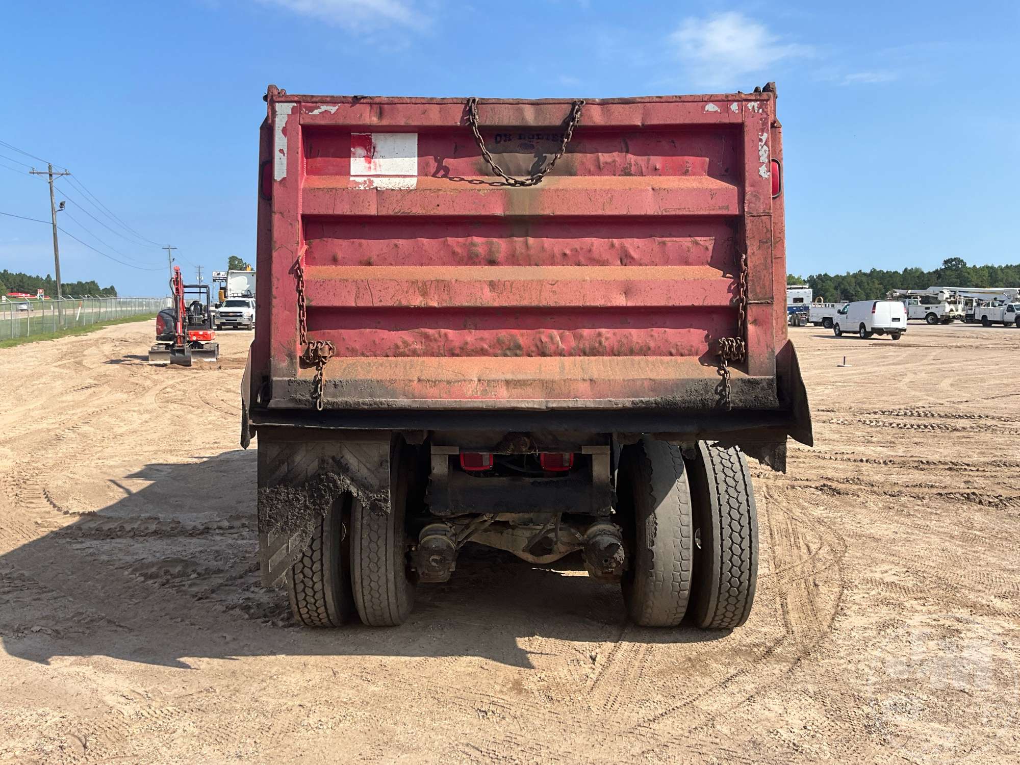 2005 Mack CHN 613