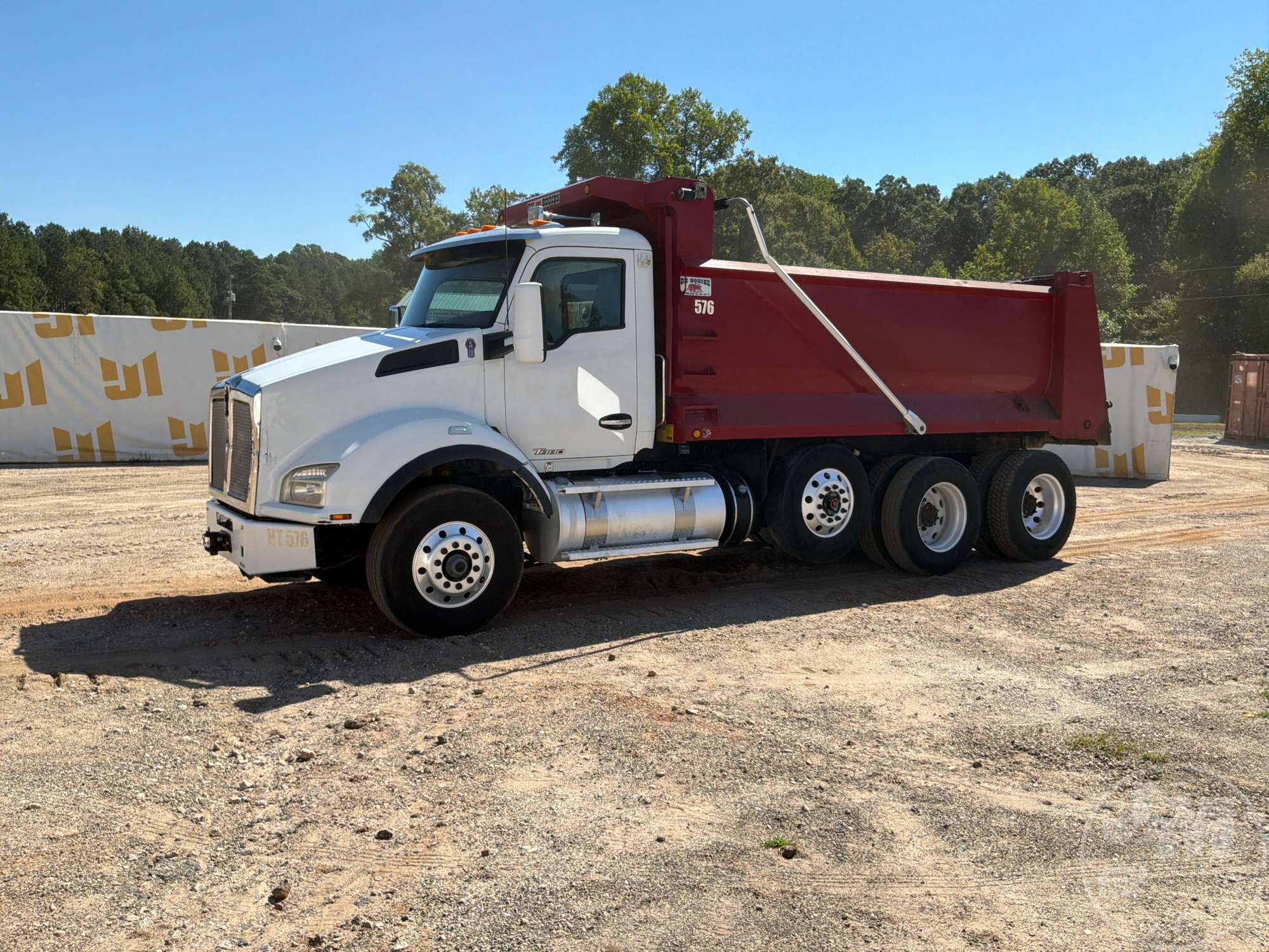Photo of 2017 Kenworth T880