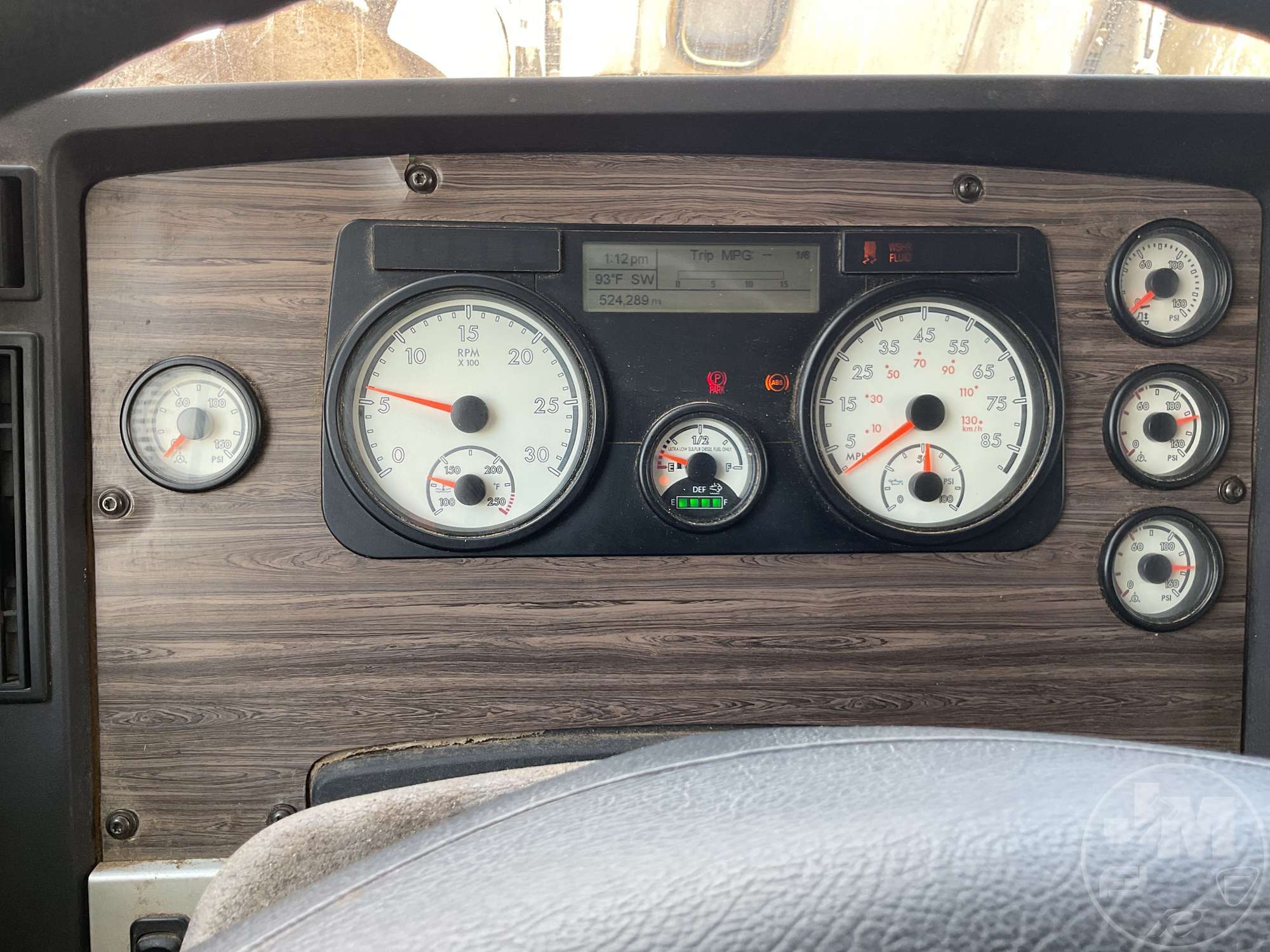 2020 Freightliner SD122
