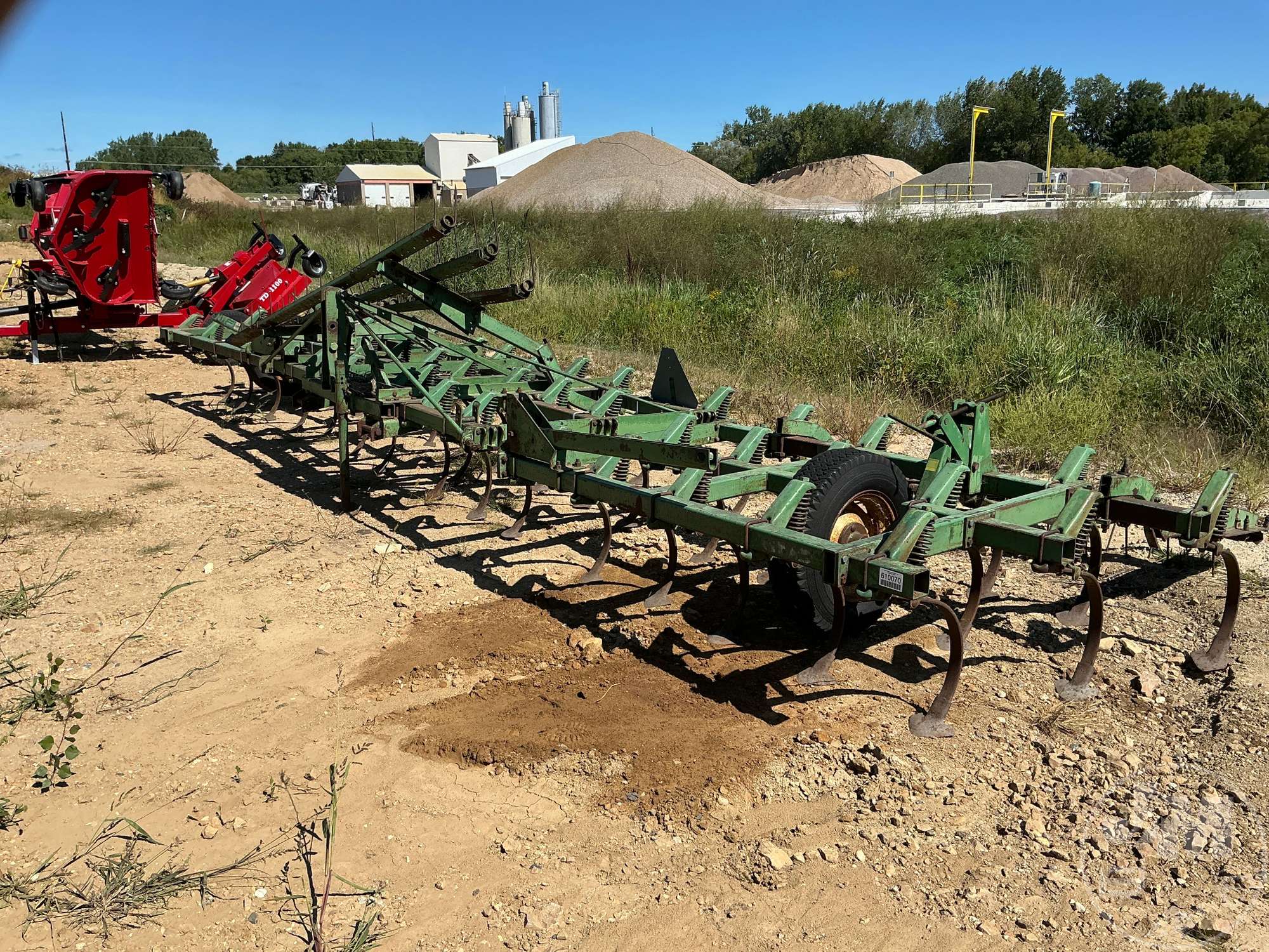 0 John Deere E1100 3 SECTION