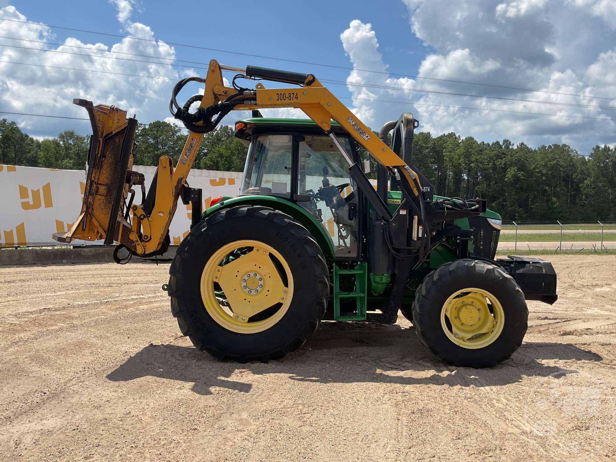 0 John Deere 6105E