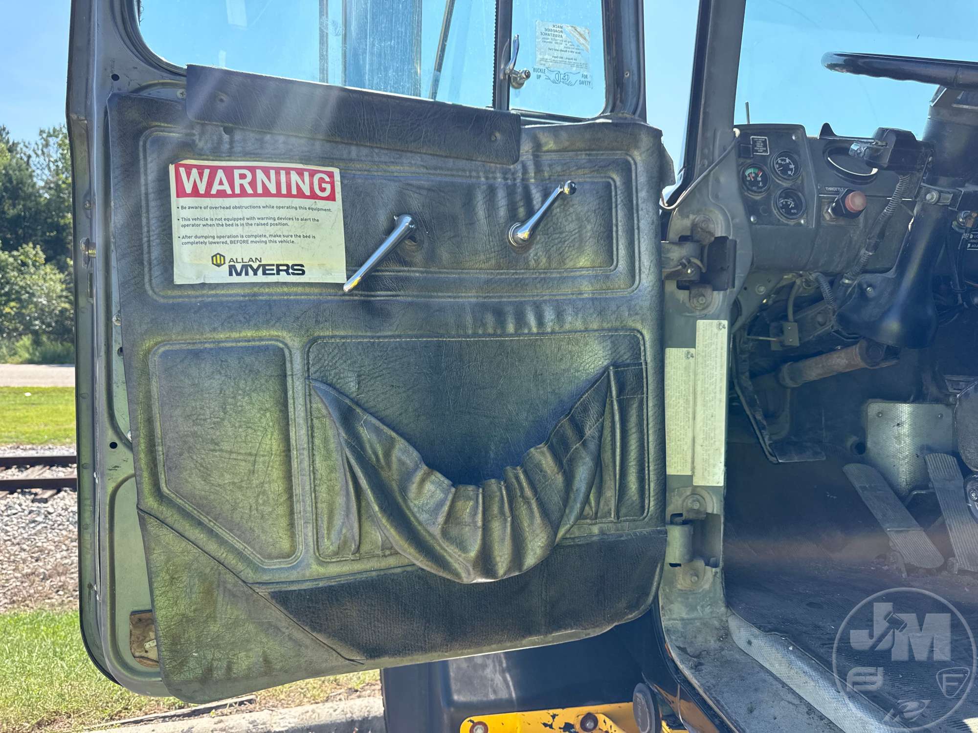1996 Mack RD688S