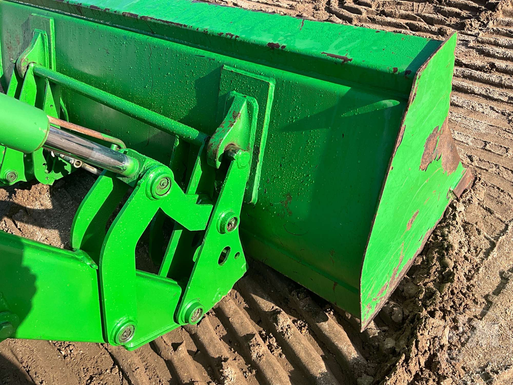 0 John Deere 5100E