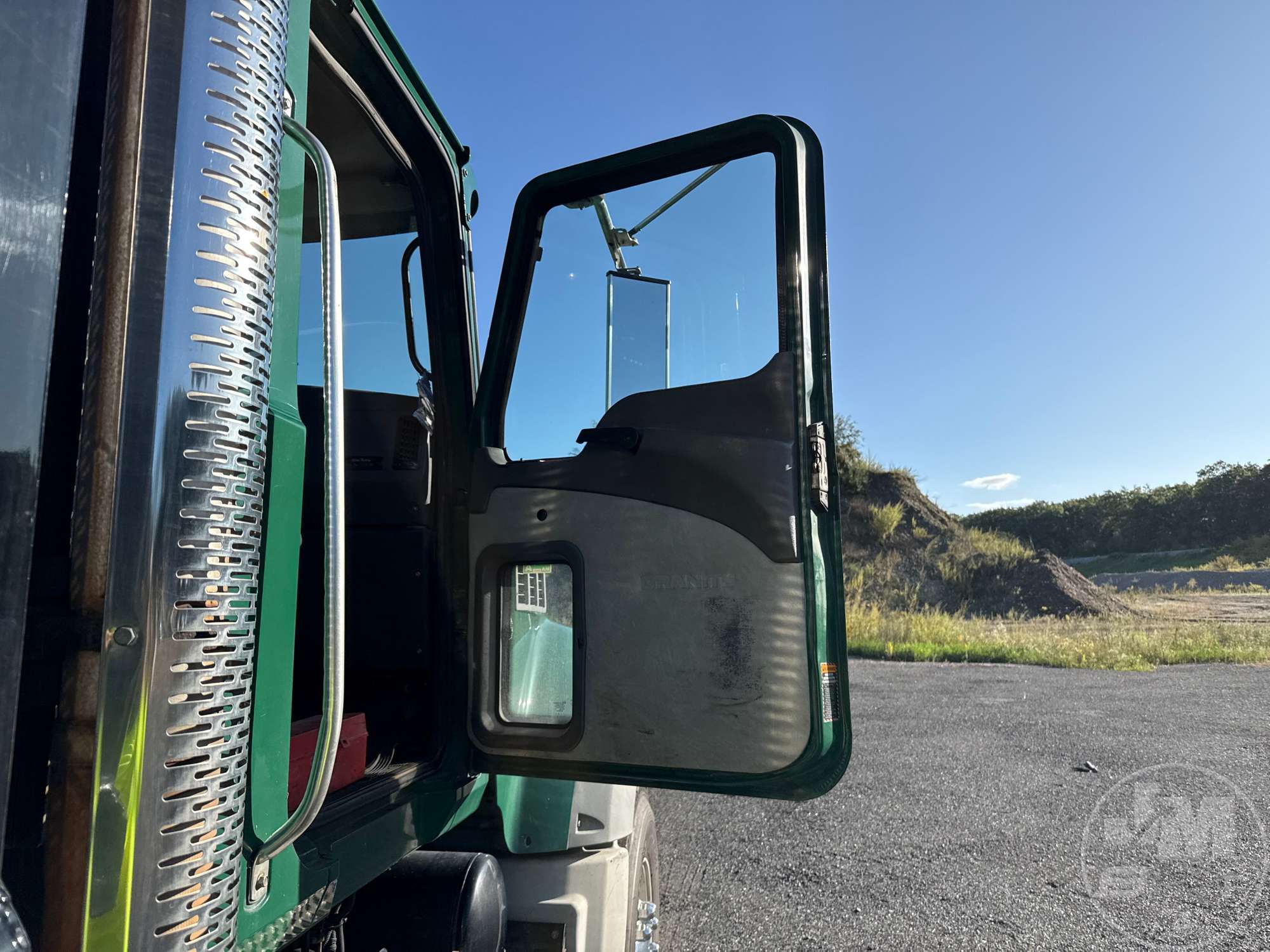 2011 Mack GU GRANITE
