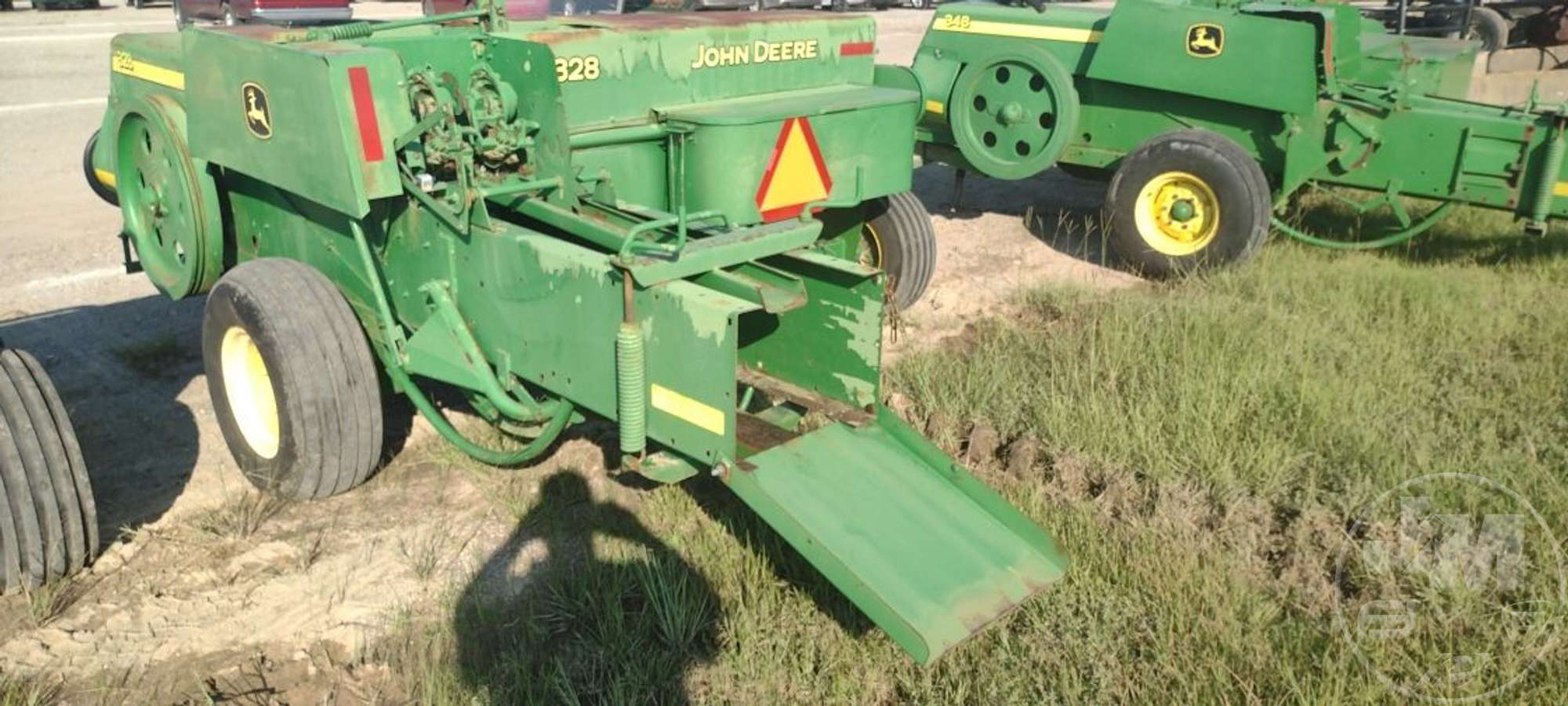 0 John Deere 328