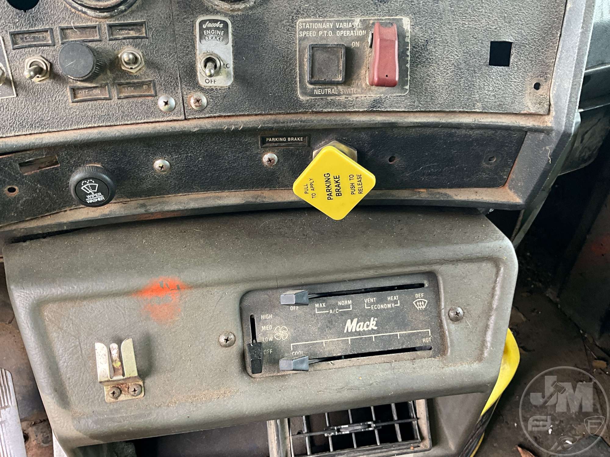 1995 Mack RD