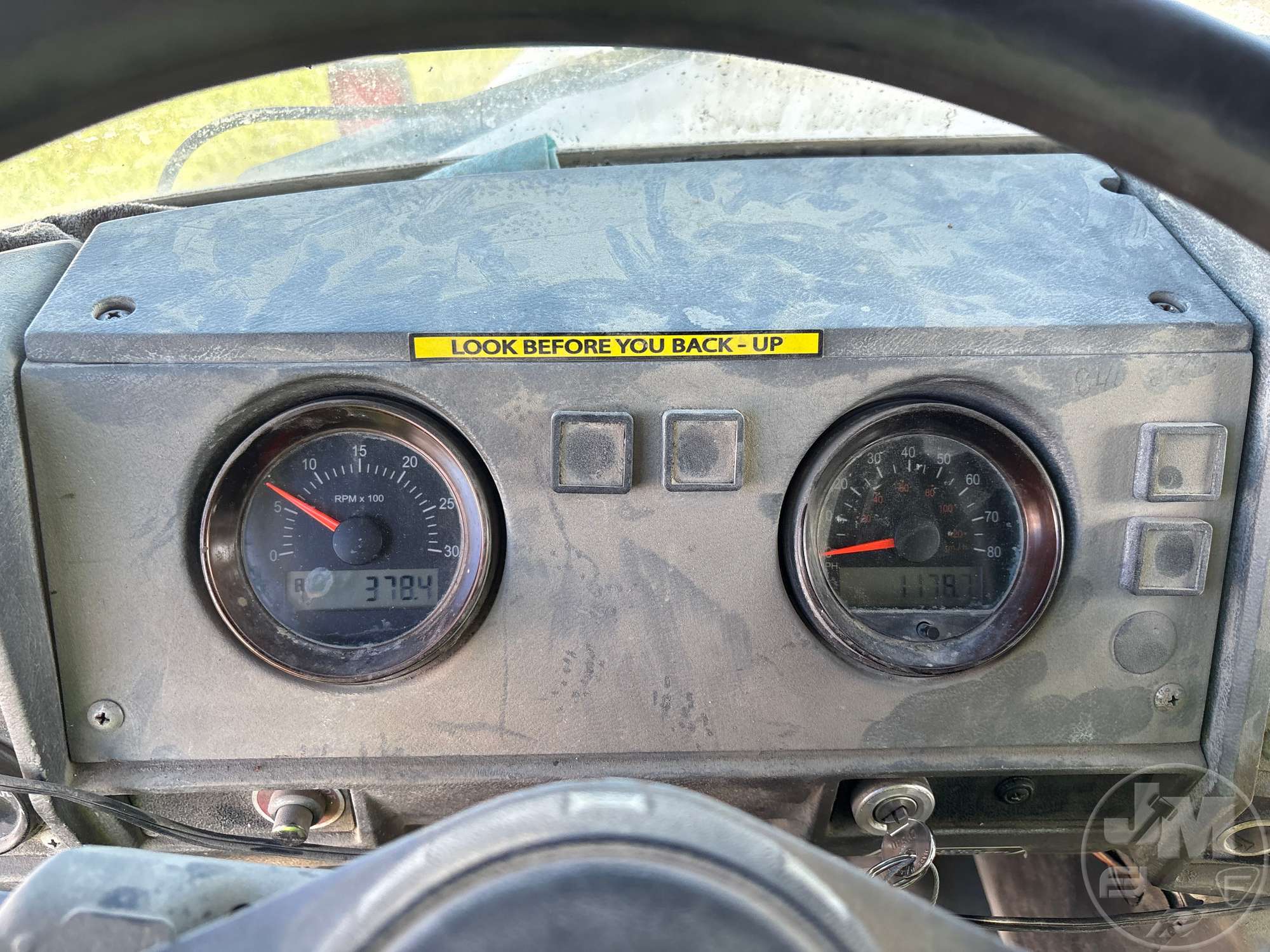 2001 Mack DM690S
