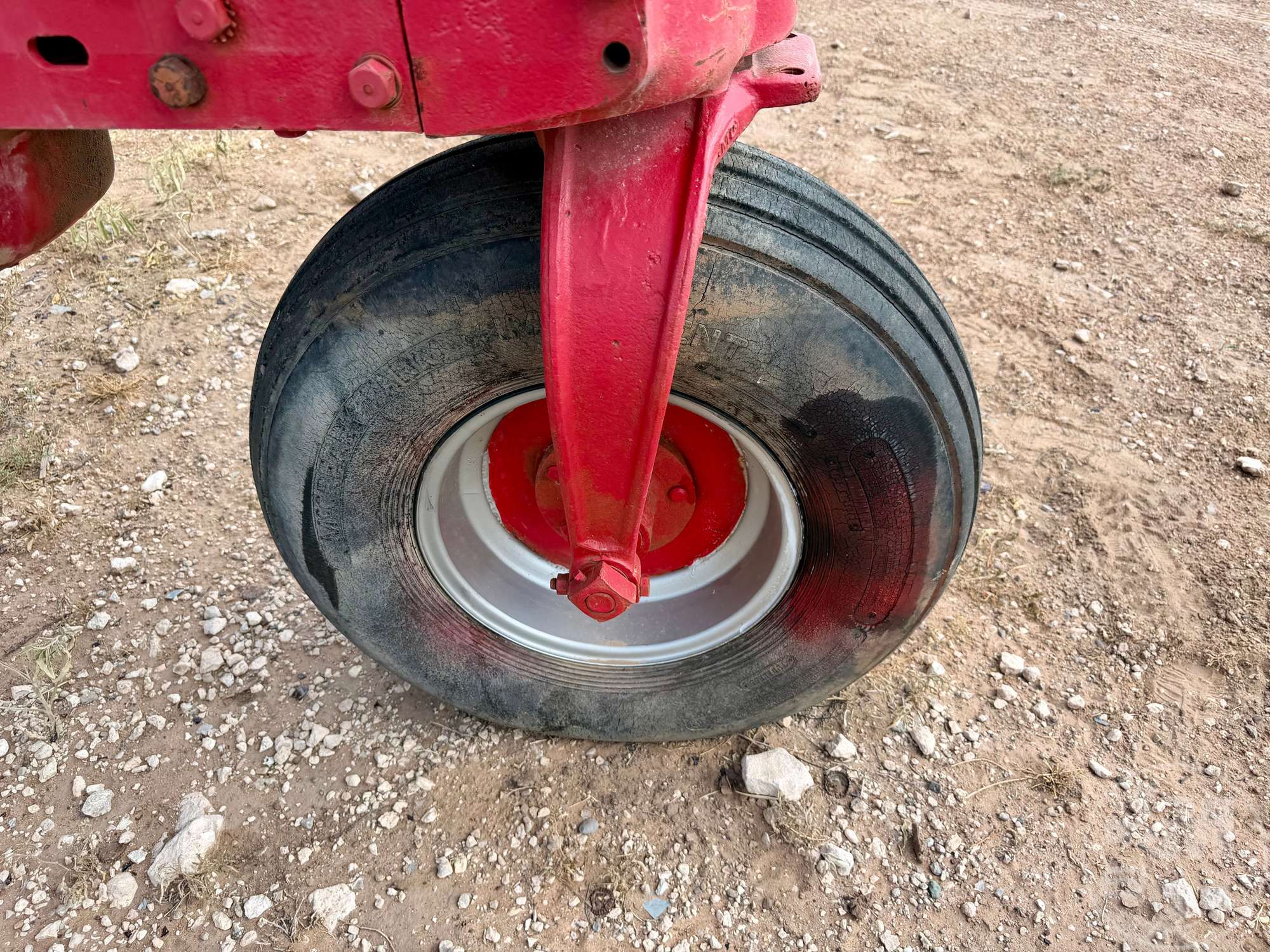 0 International MCCORMICK FARMALL