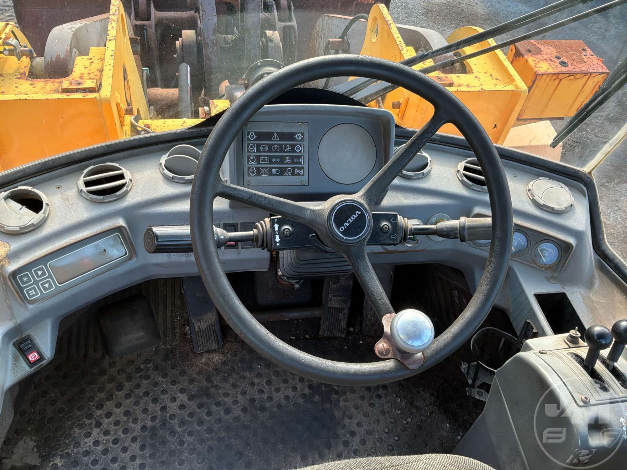 1999 Volvo L120C