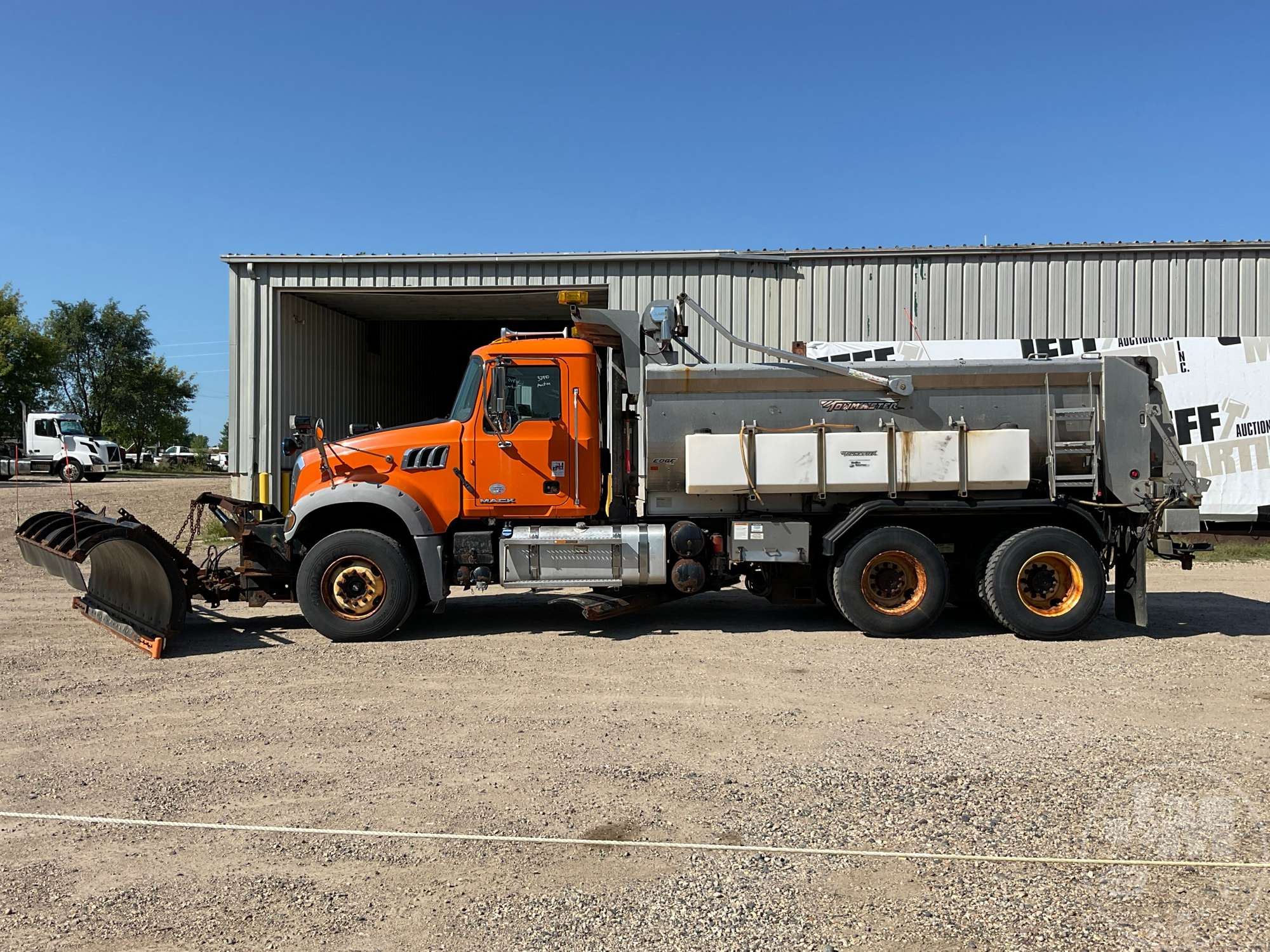 2014 Mack GU GRANITE
