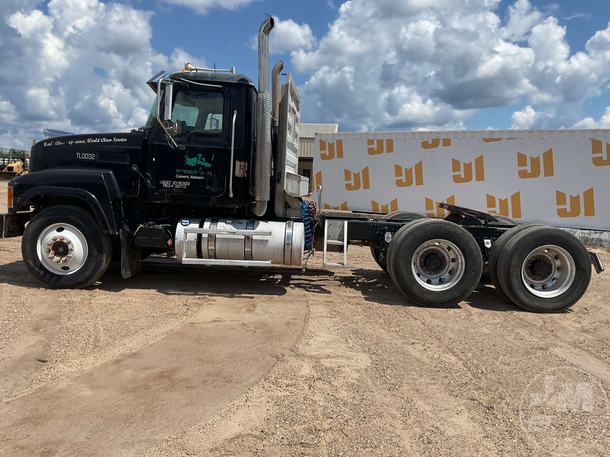 2014 Mack CHU PINNACLE