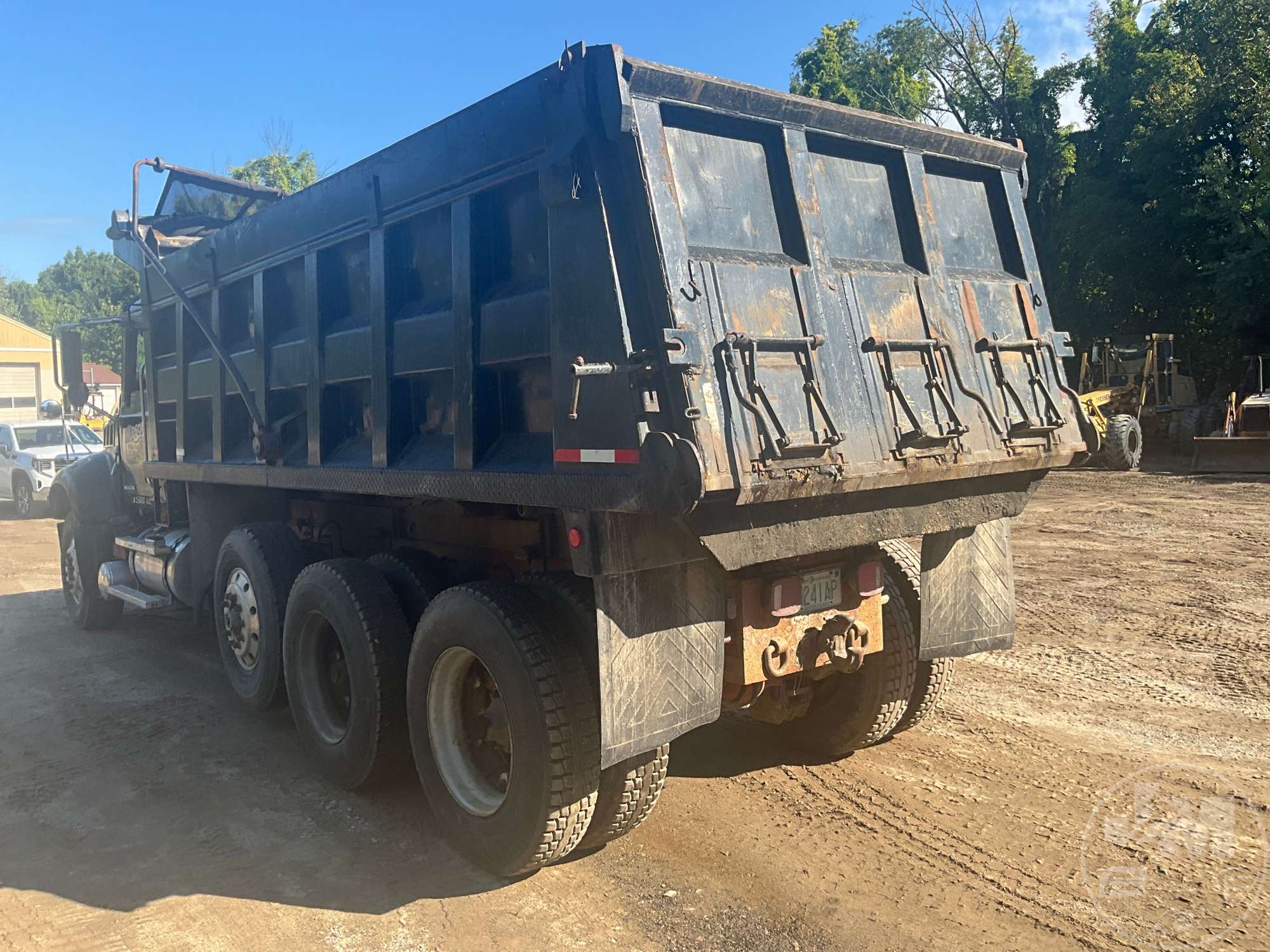 2009 Mack GU713