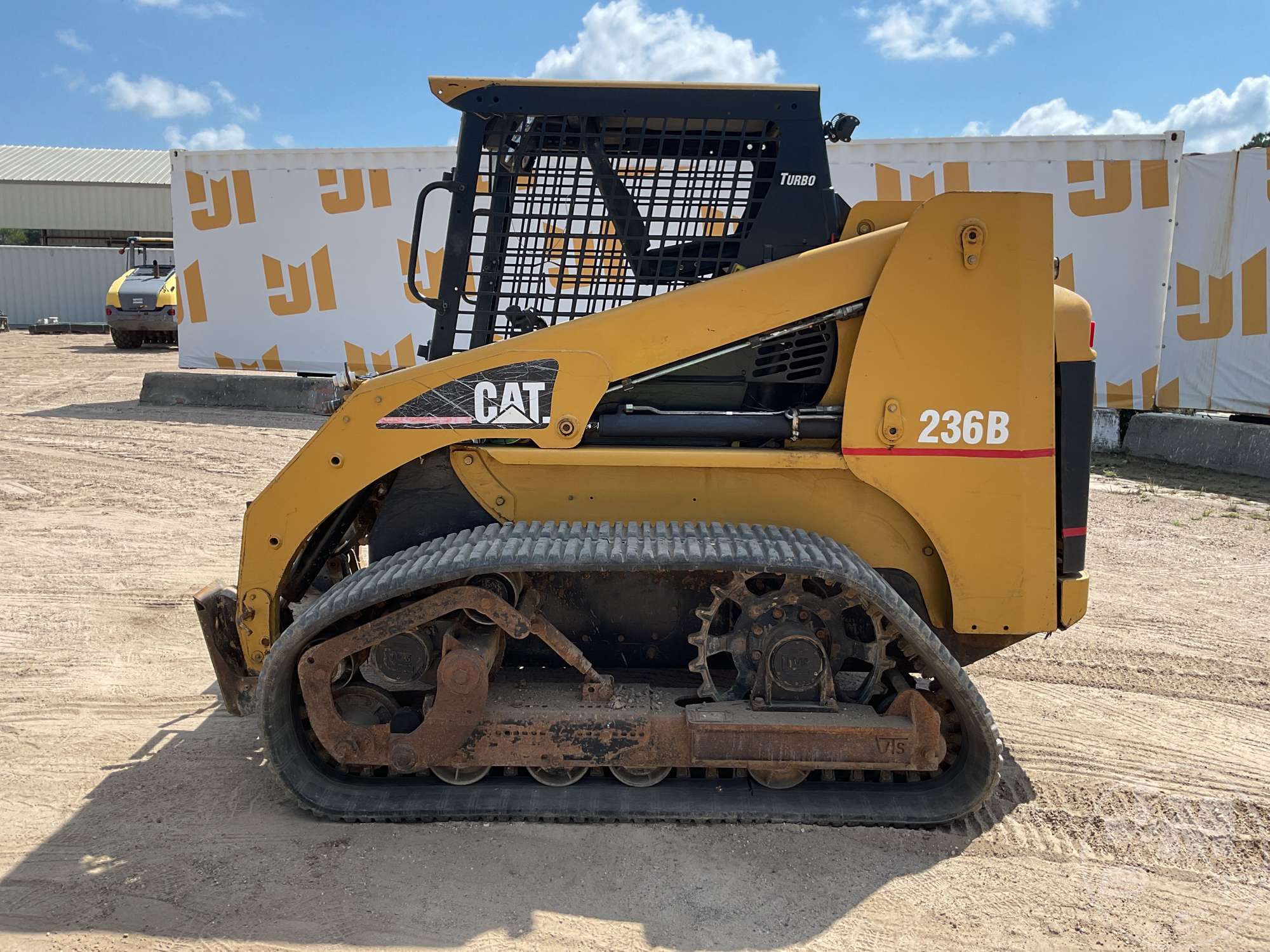 2000 Caterpillar 236B