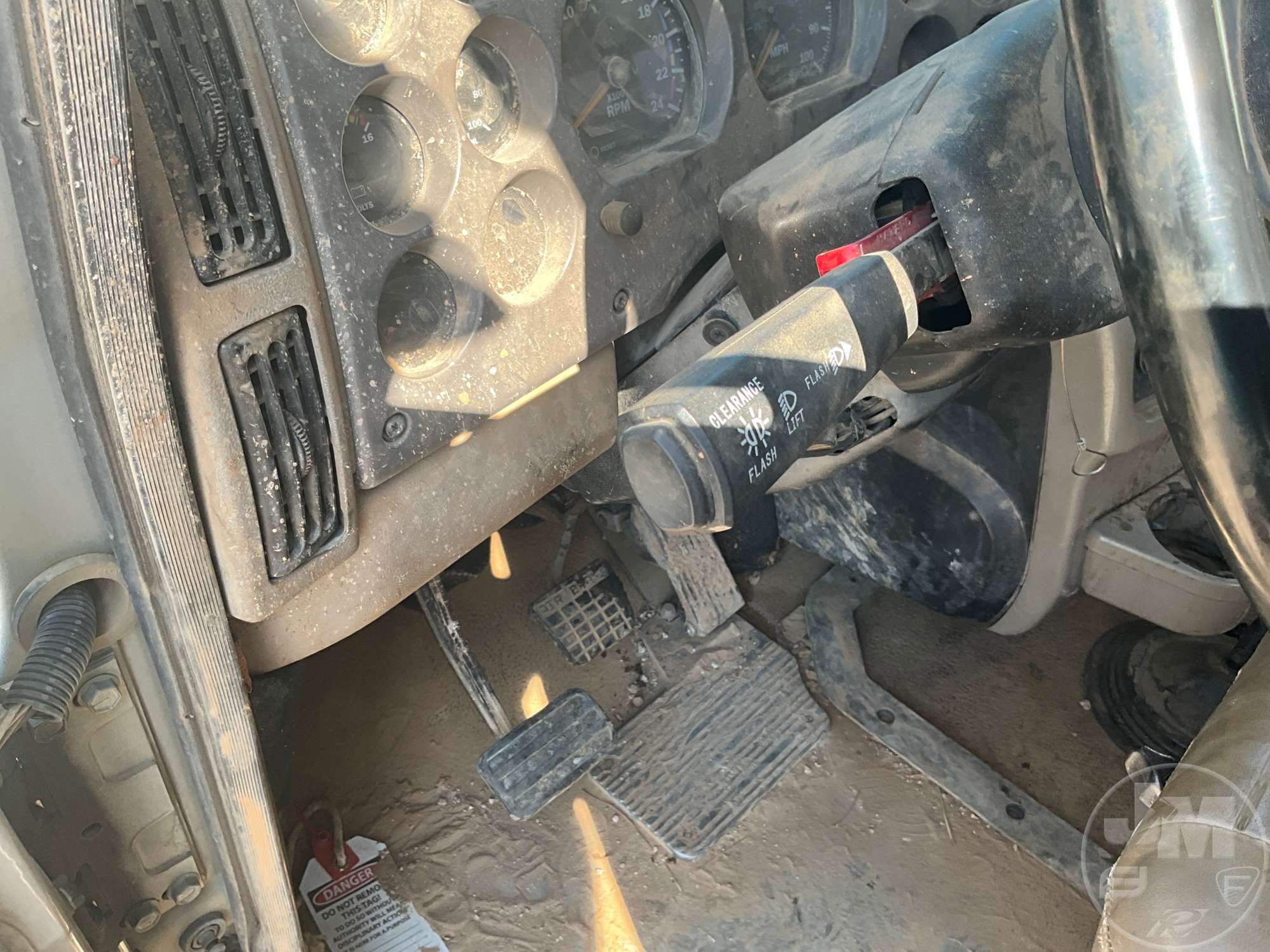 2004 Mack CH613