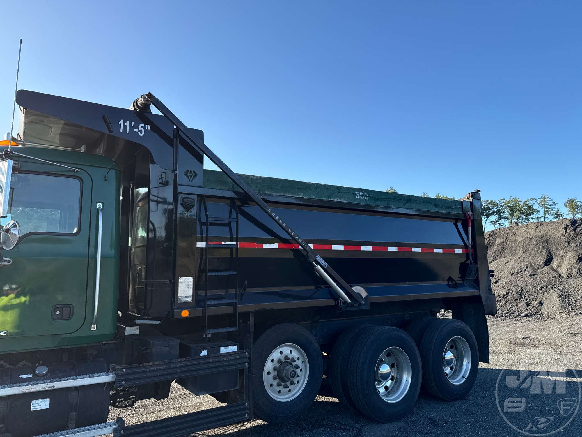 2011 Mack GU GRANITE