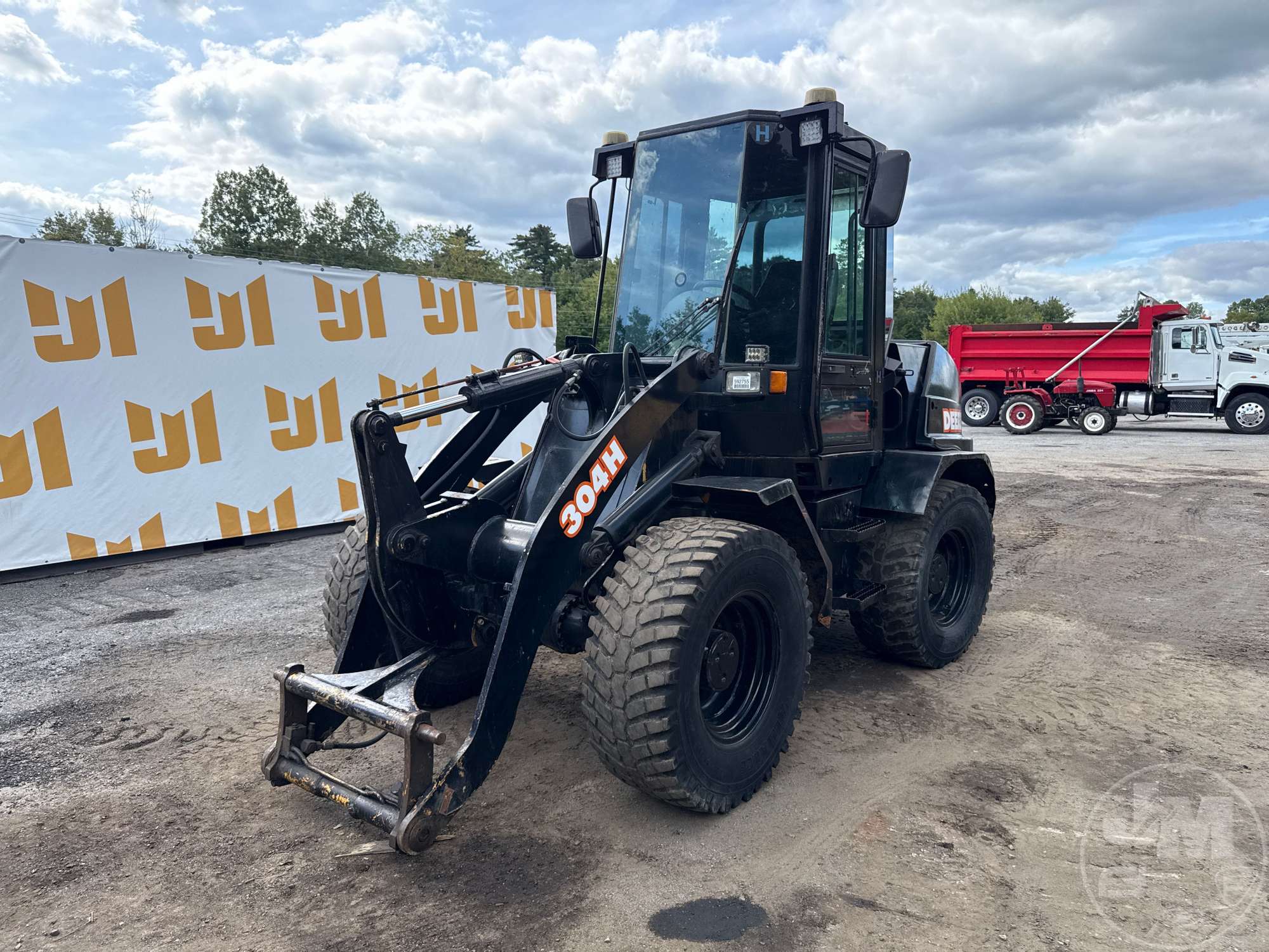 2000 John Deere 304H