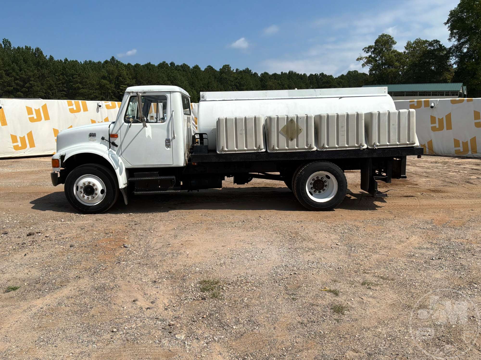 2001 International 4700