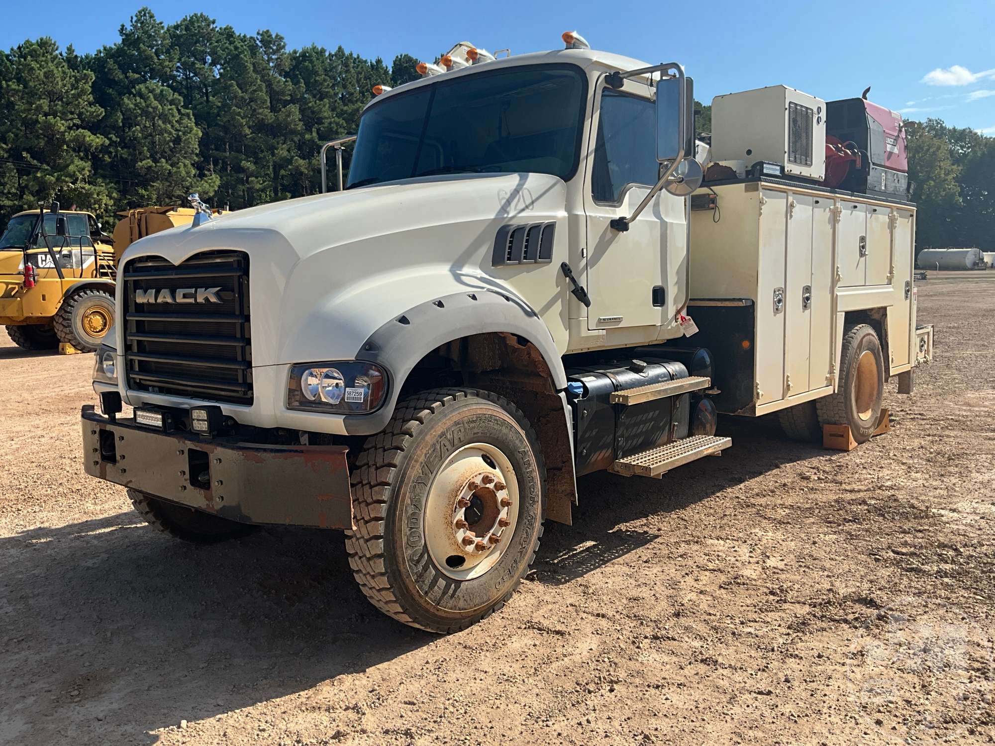 Photo of 2019 Mack GRANITE