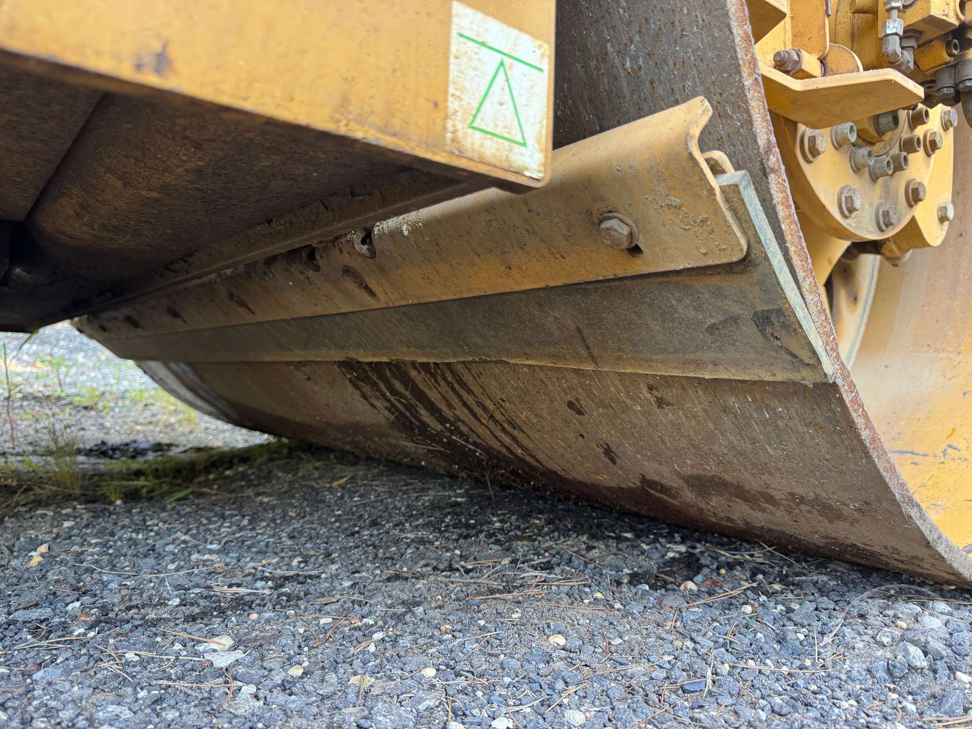 2015 Caterpillar CB64B