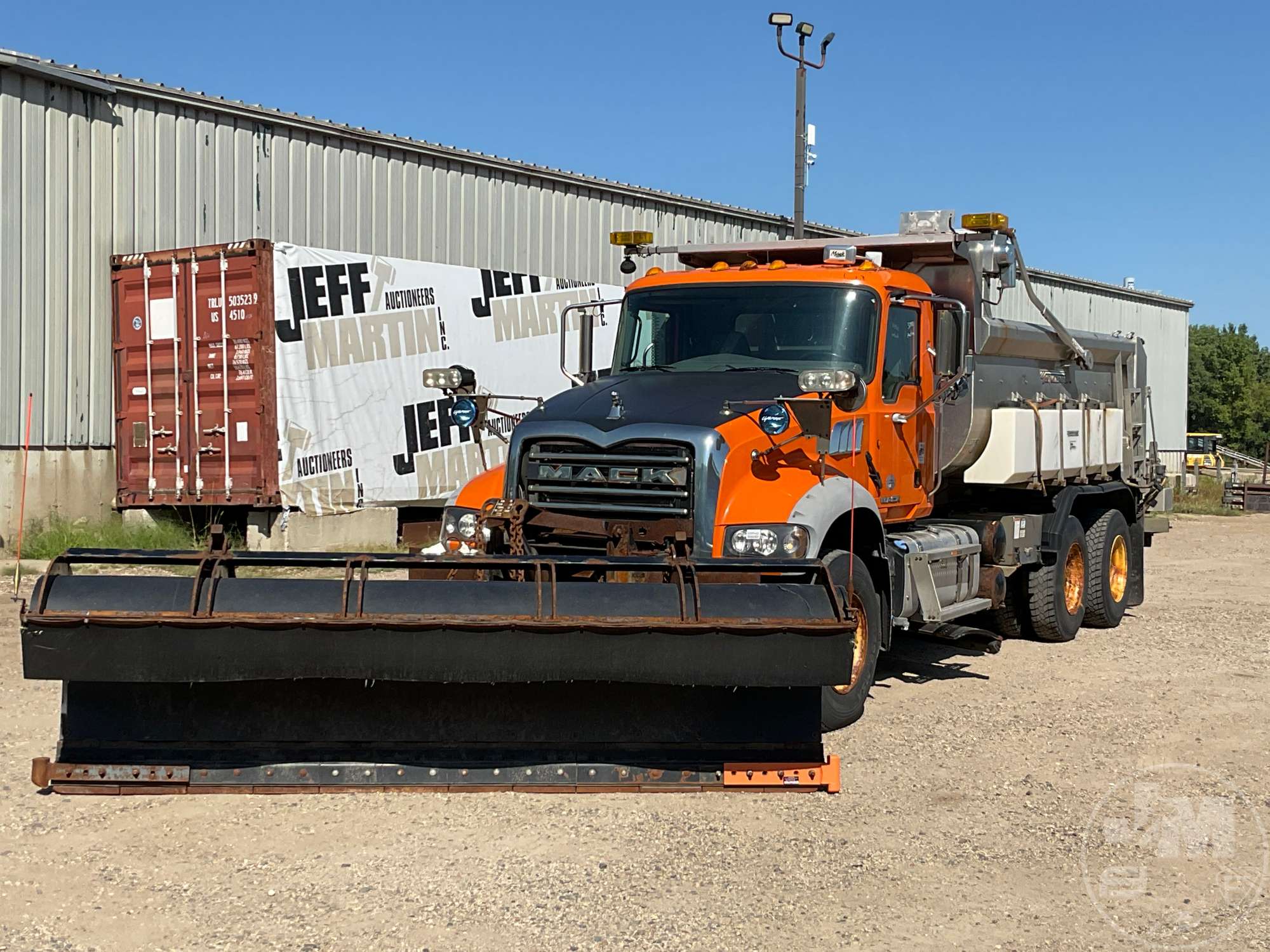 Photo of 2014 Mack GU GRANITE