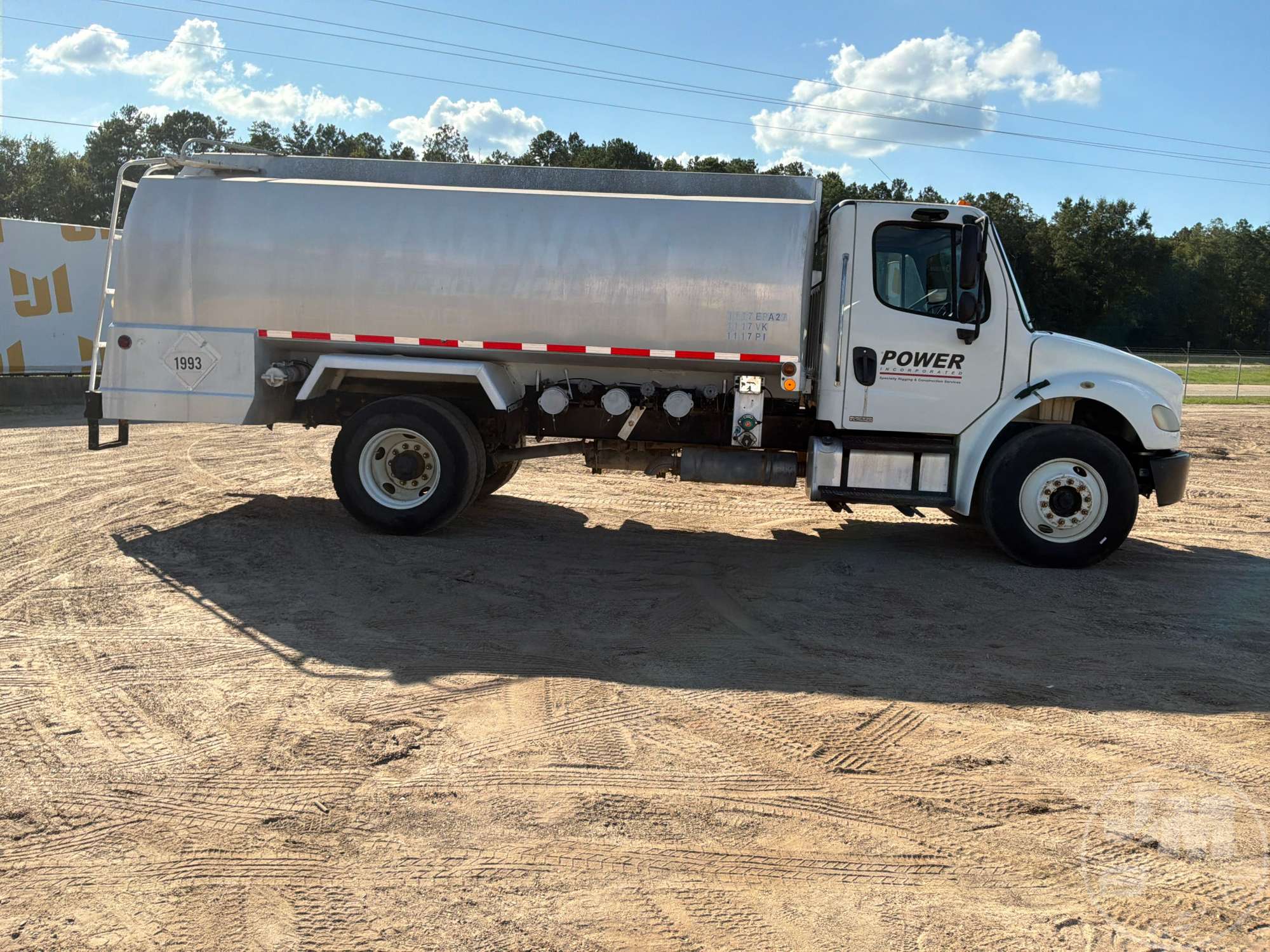 2006 Freightliner M2