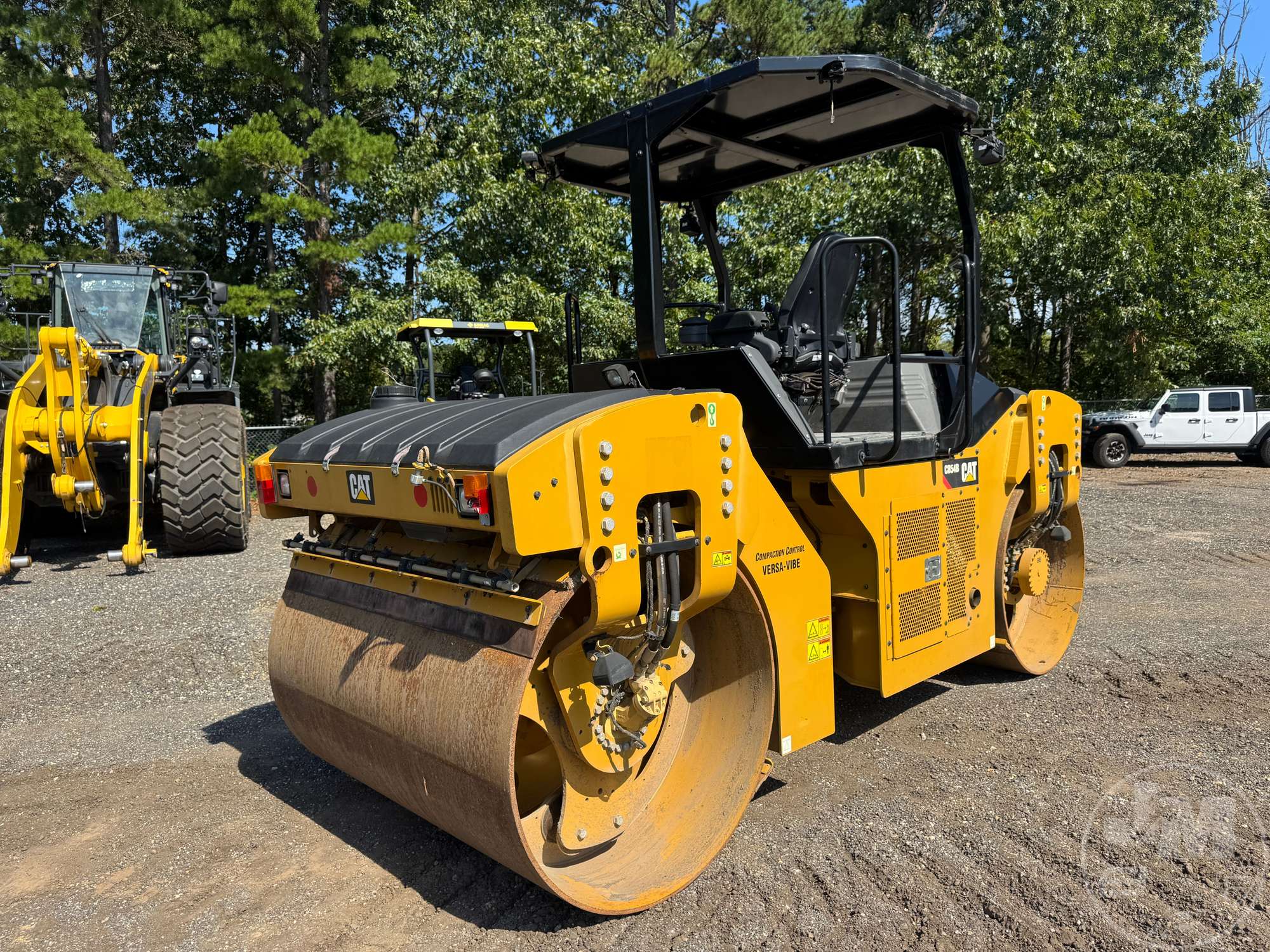 2016 Caterpillar CB54B