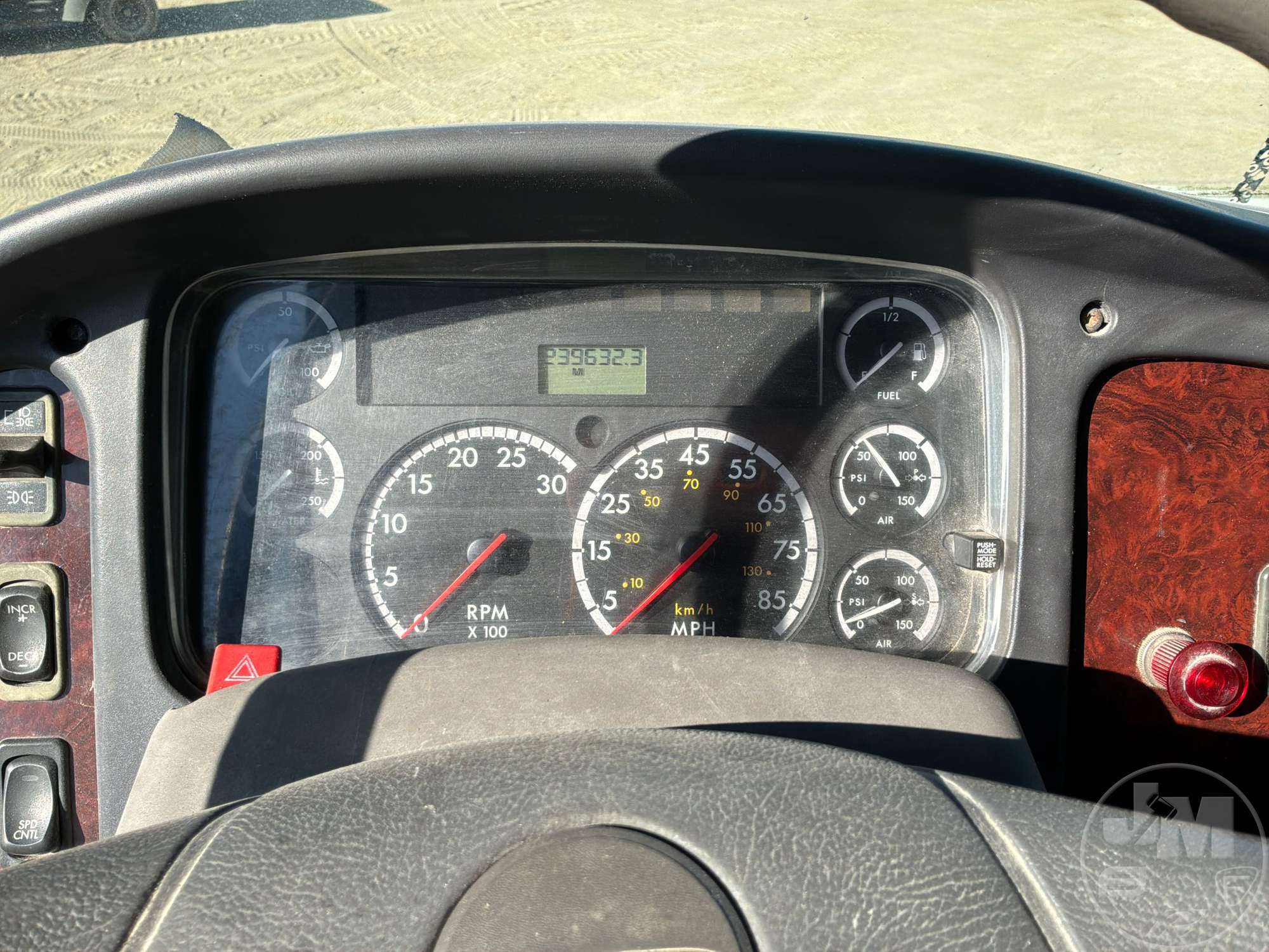 2006 Freightliner M2