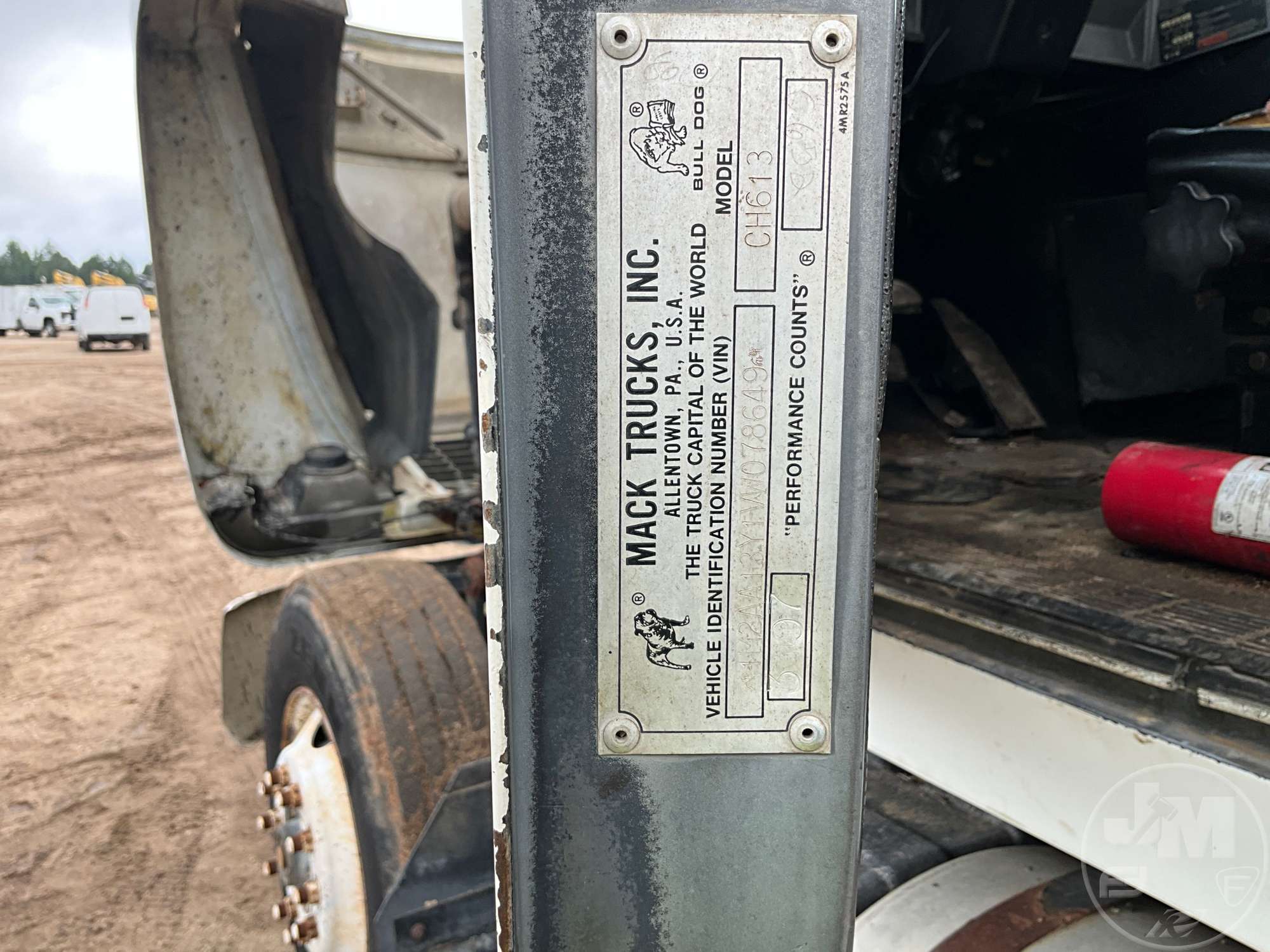 1997 Mack CH 613