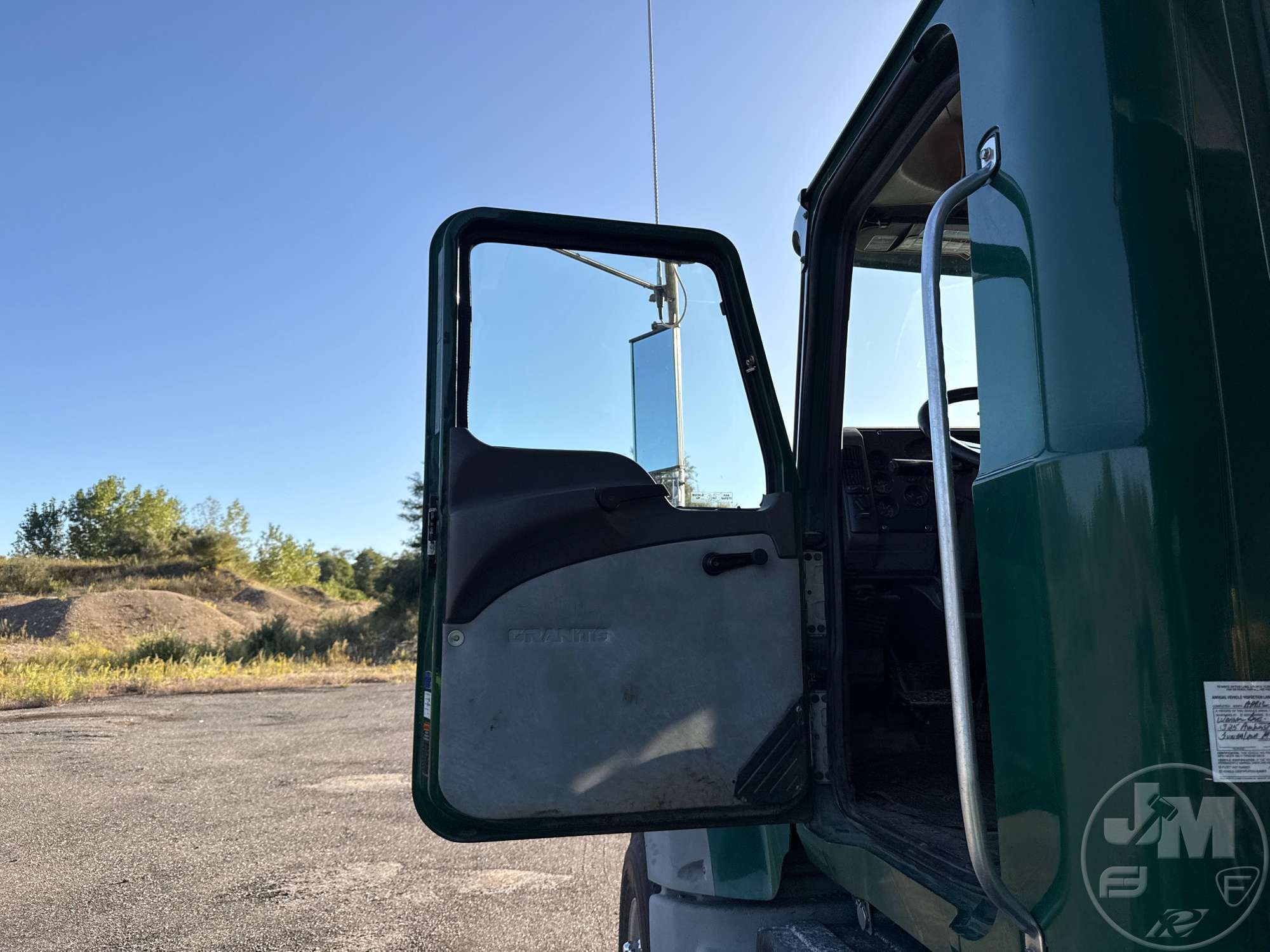 2011 Mack GU GRANITE